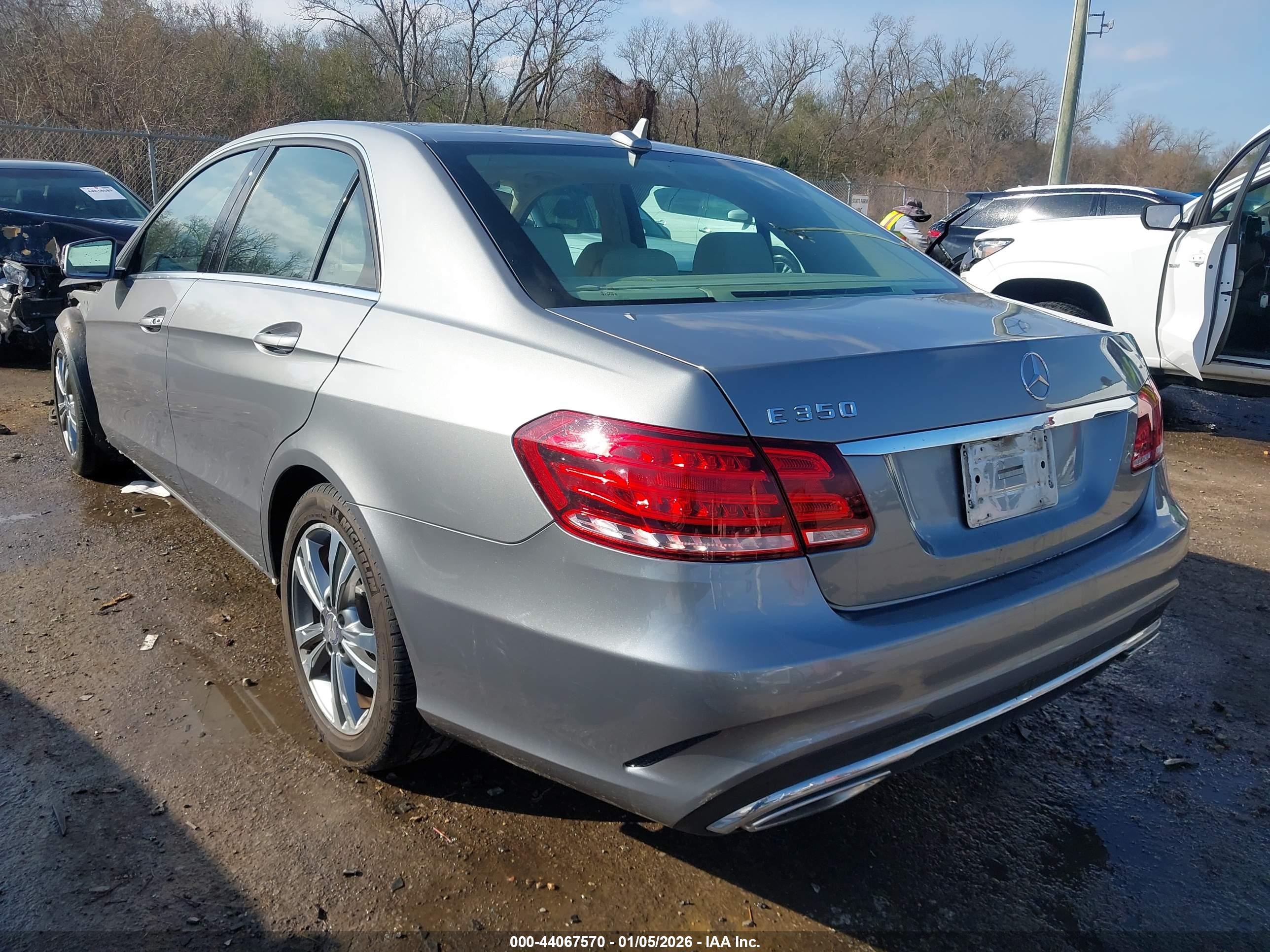 MERCEDES-BENZ E image 3