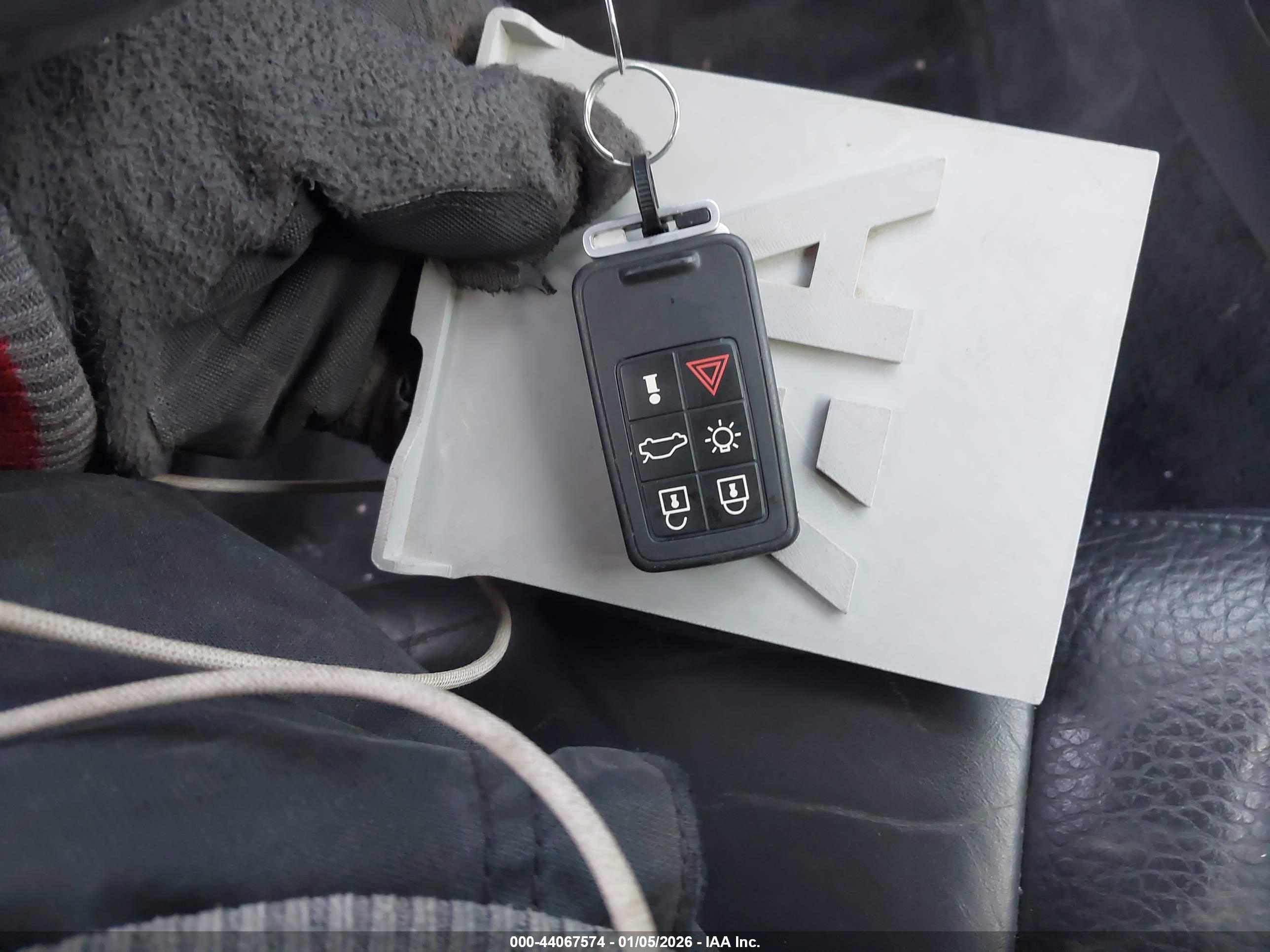 VOLVO S60 image 11