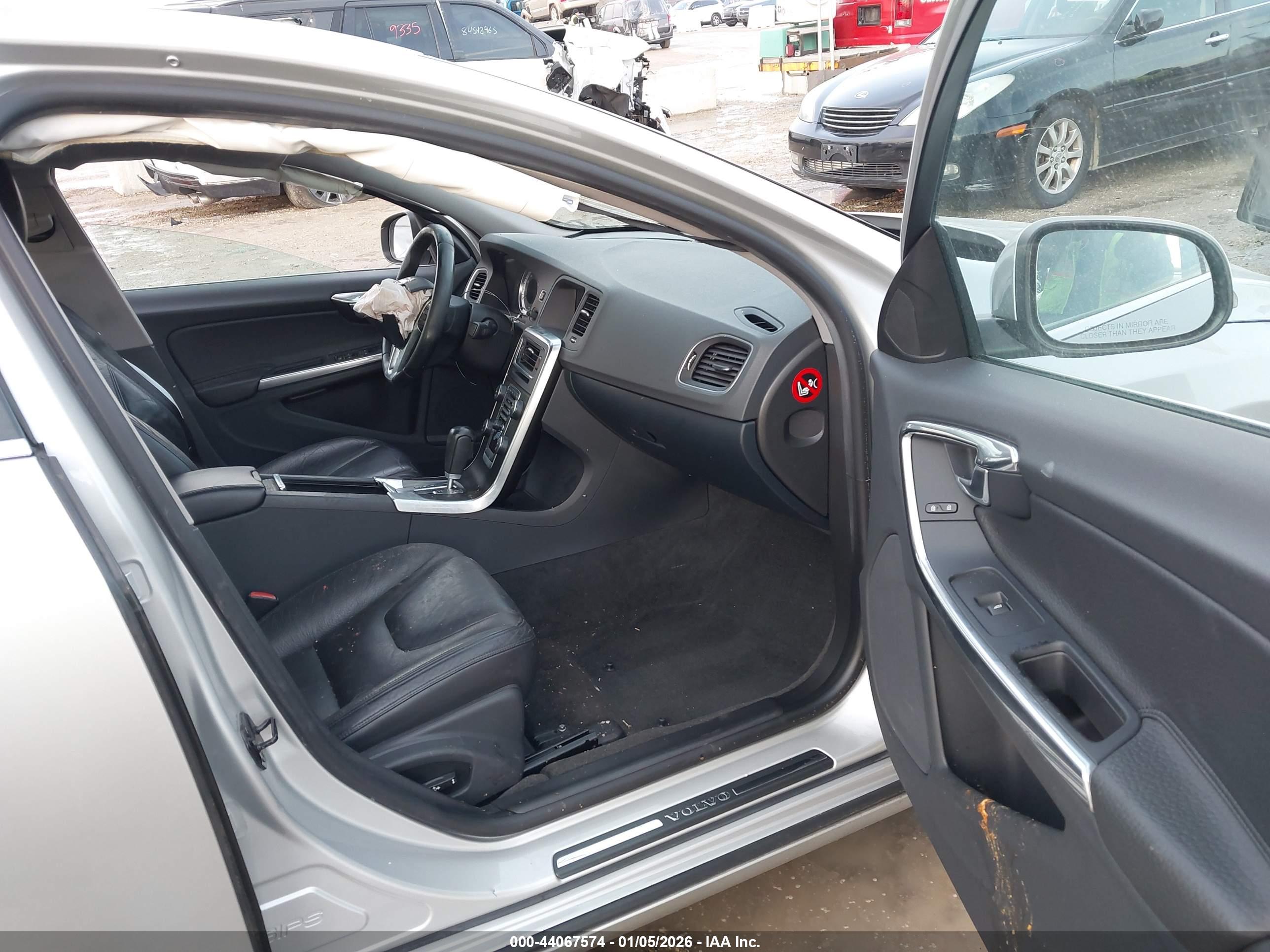 VOLVO S60 image 5