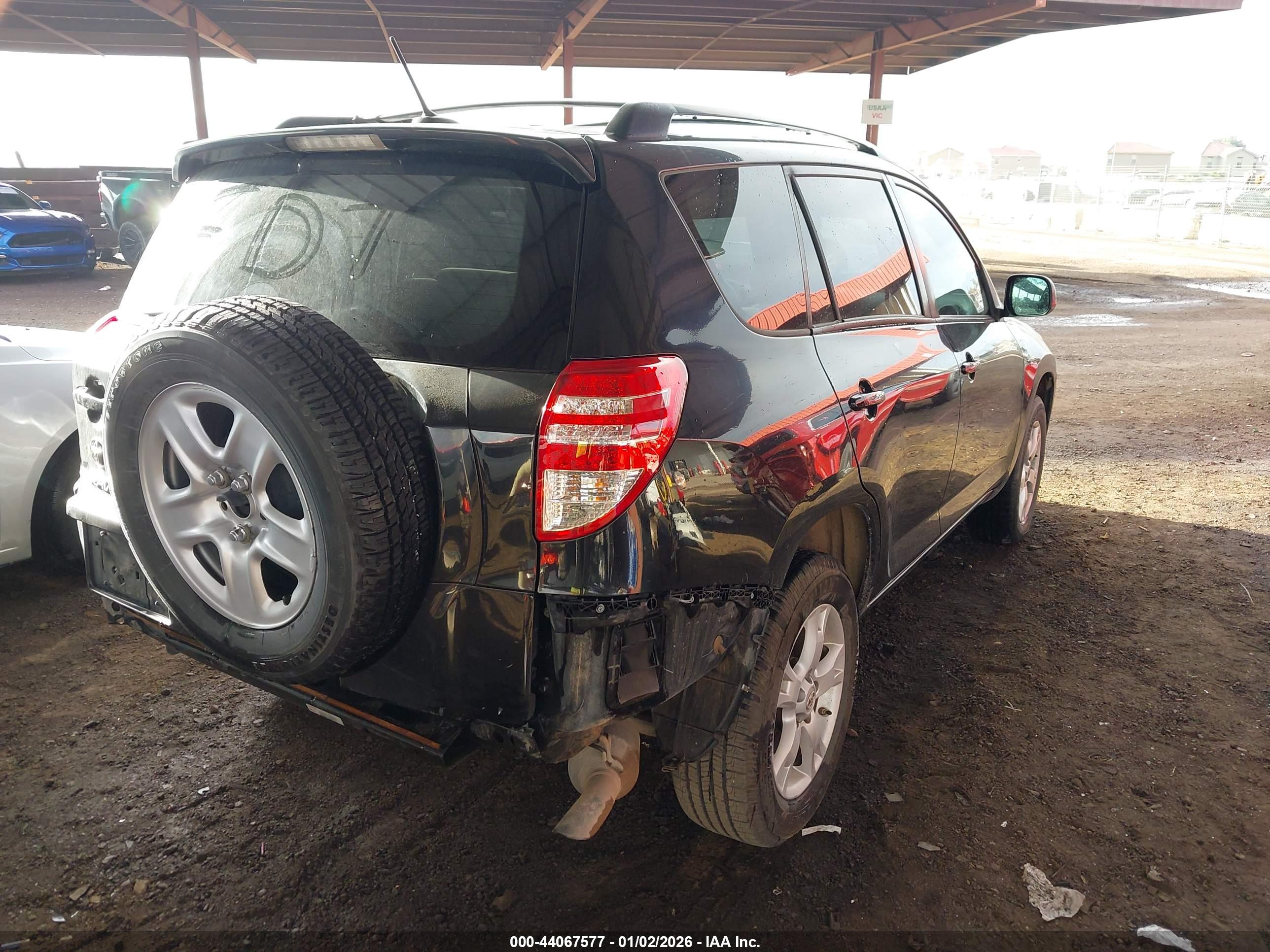 TOYOTA RAV4 image 4