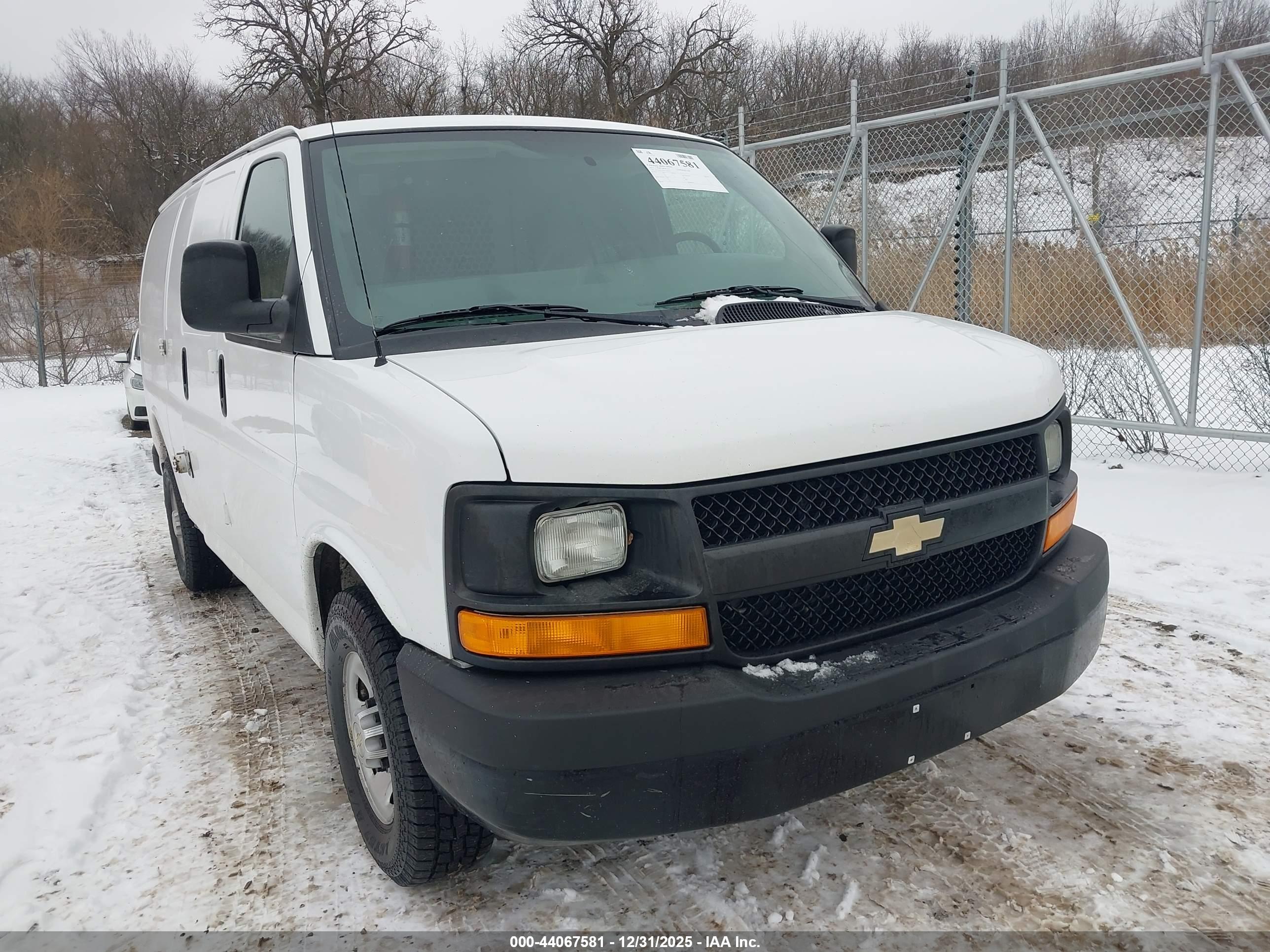 CHEVROLET EXPRESS image 6