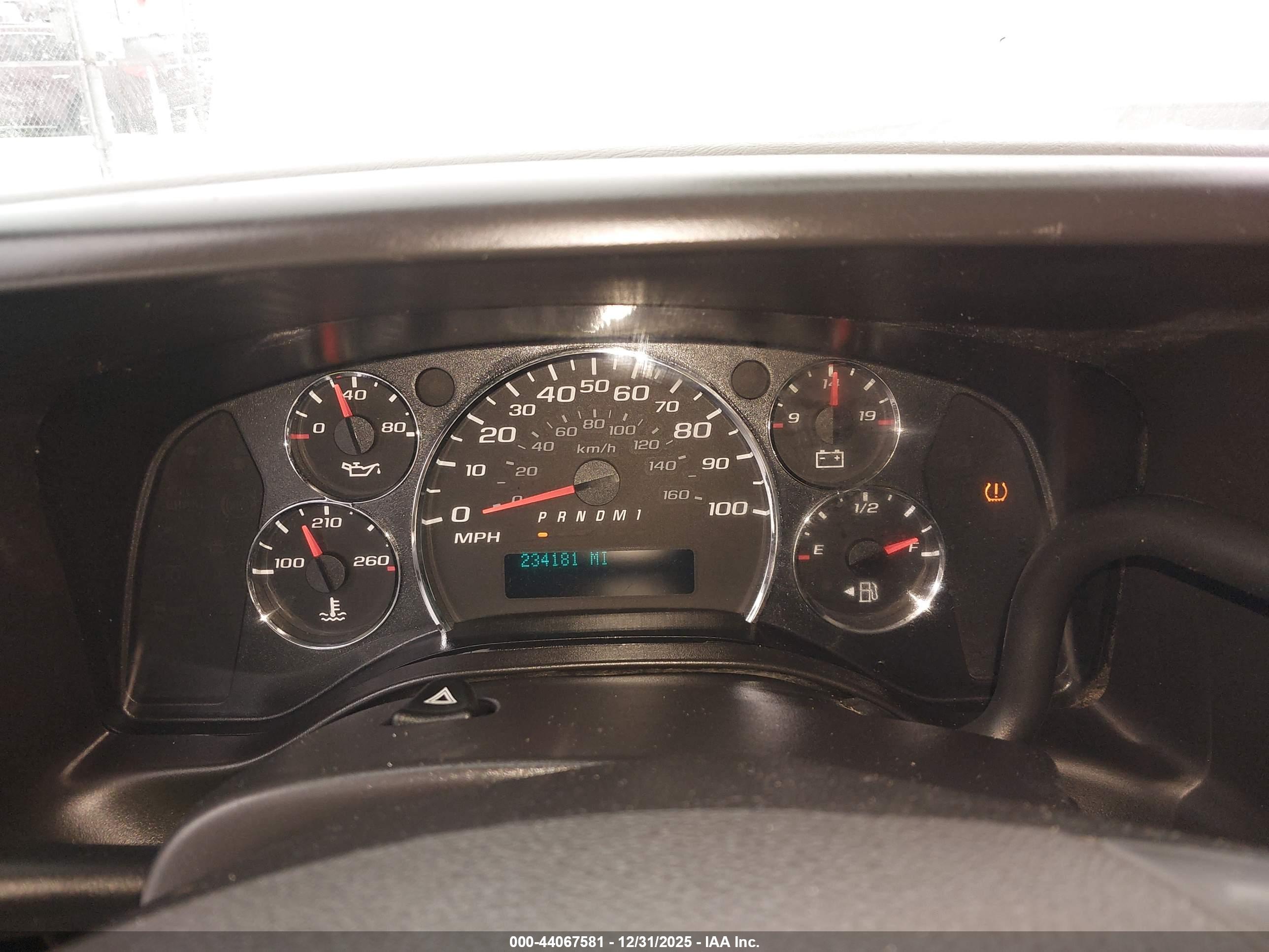 CHEVROLET EXPRESS image 7