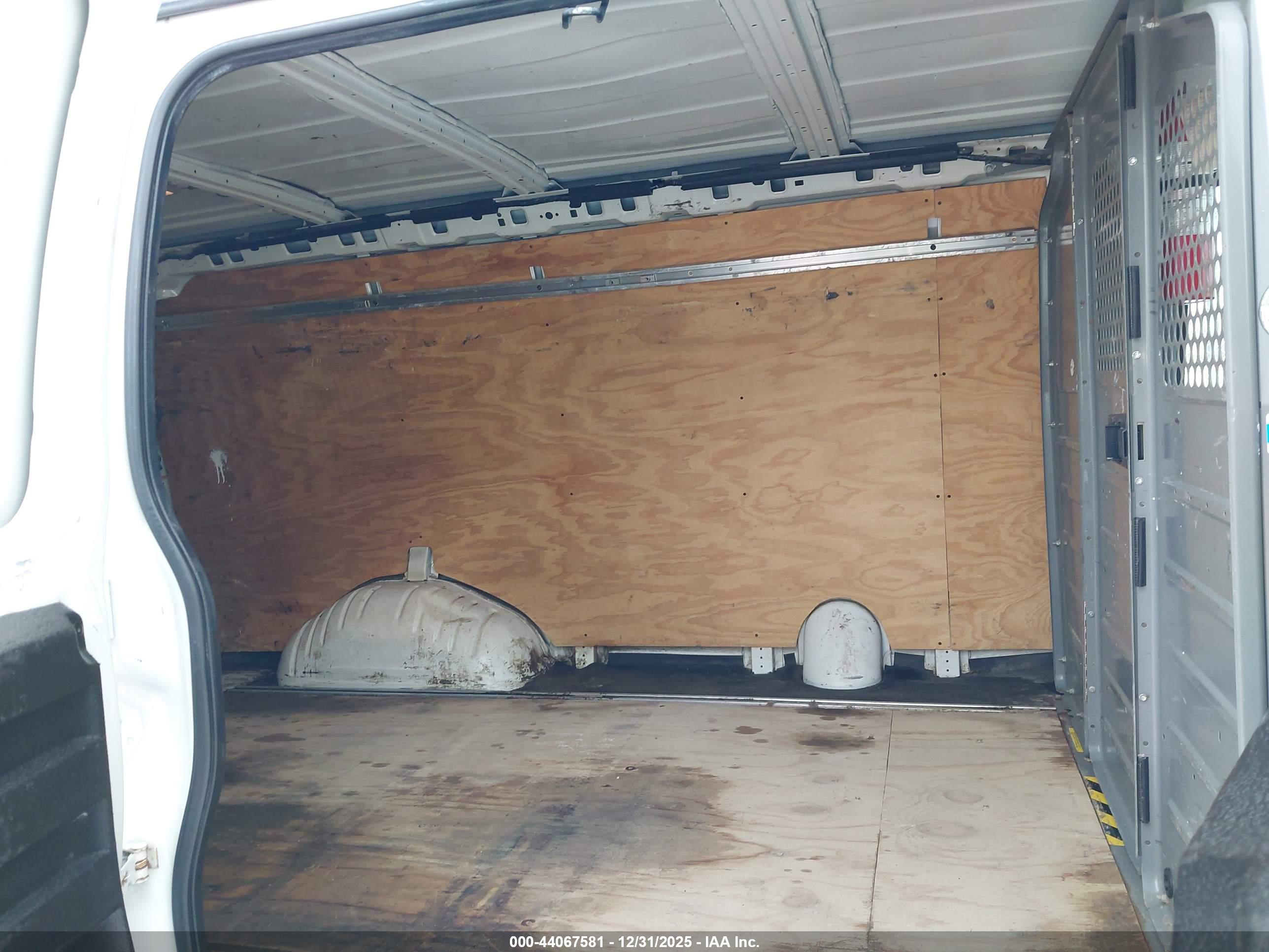 CHEVROLET EXPRESS image 8