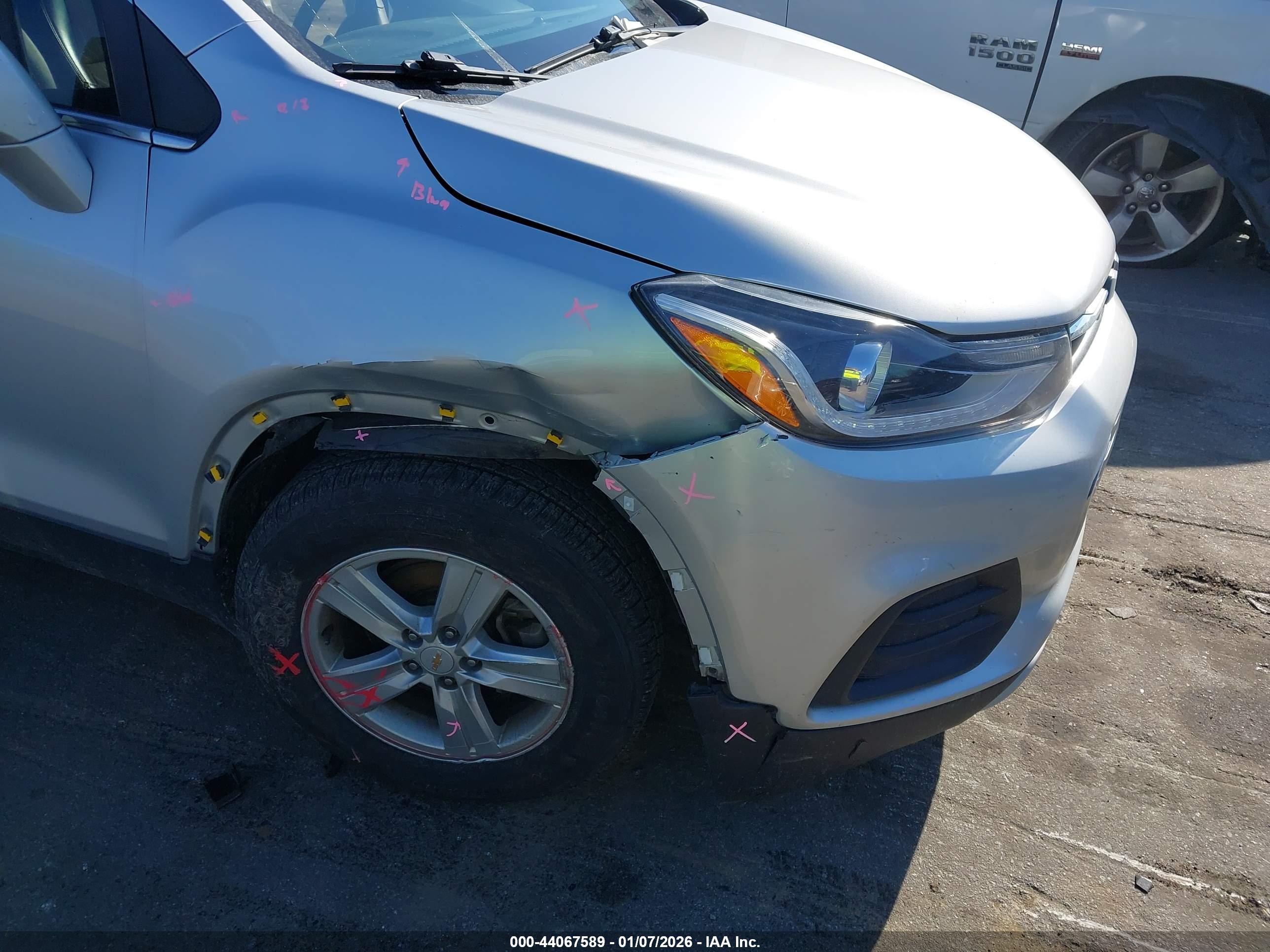 CHEVROLET TRAX image 6