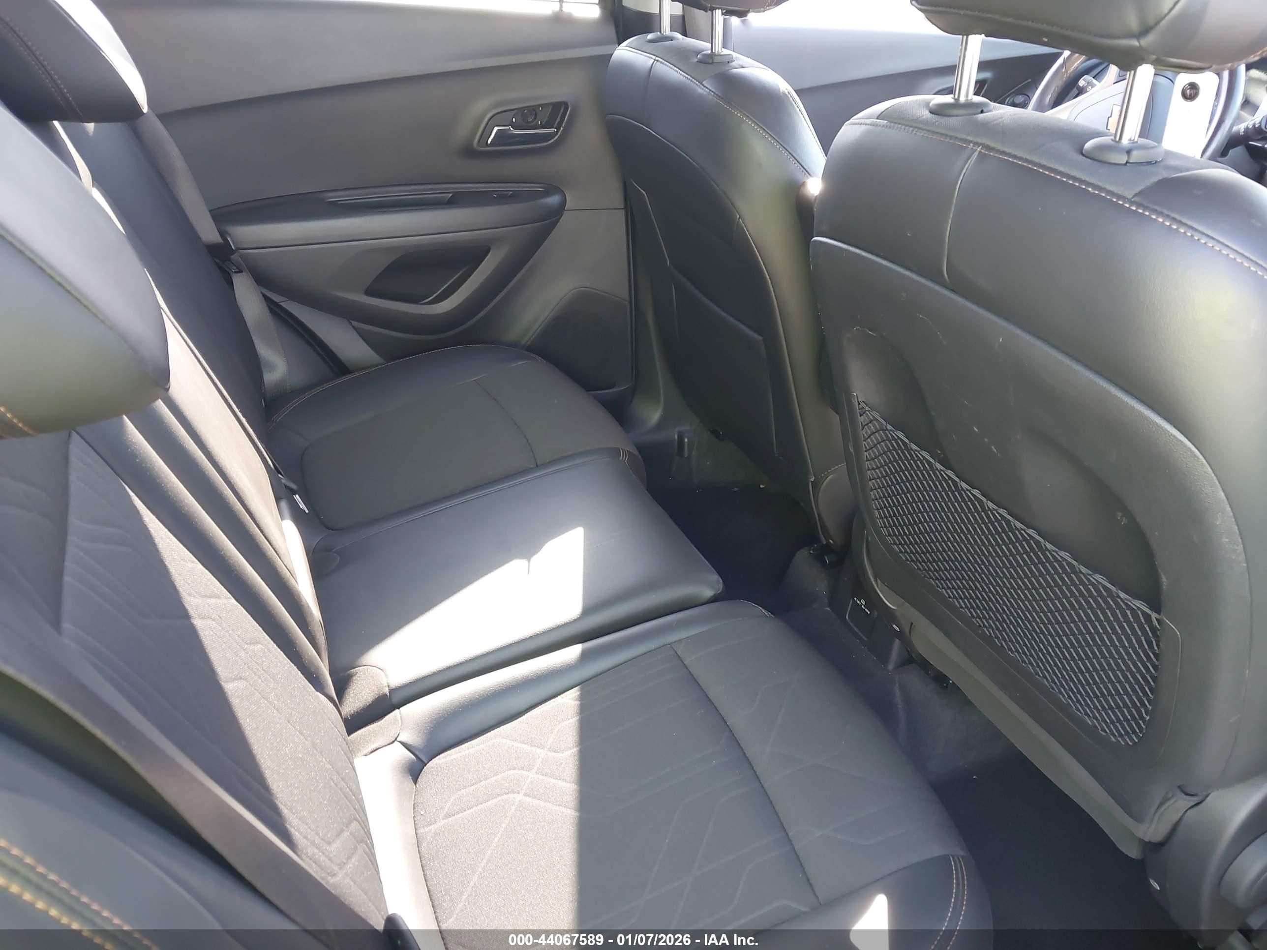 CHEVROLET TRAX image 8