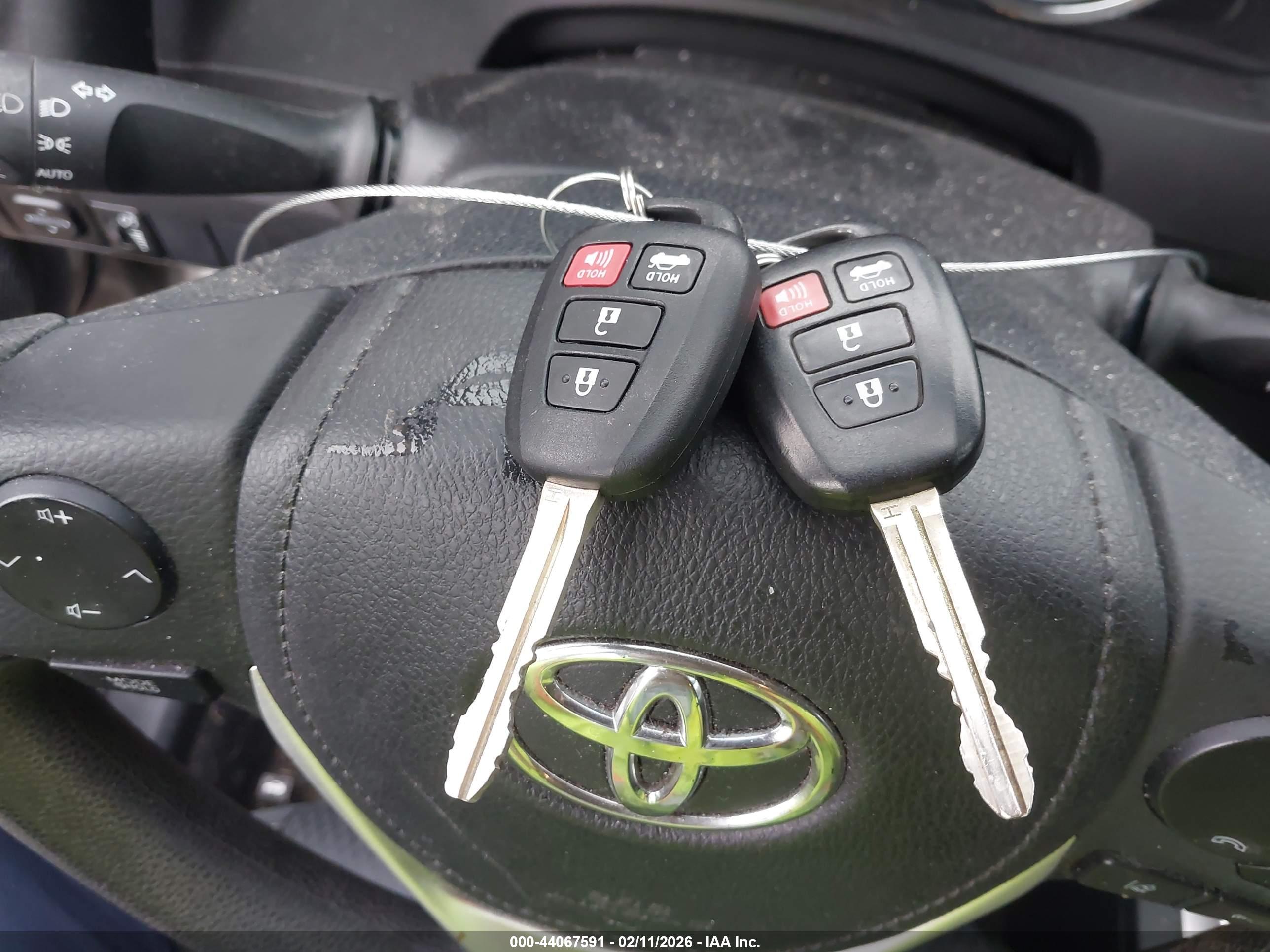 TOYOTA COROLLA image 11