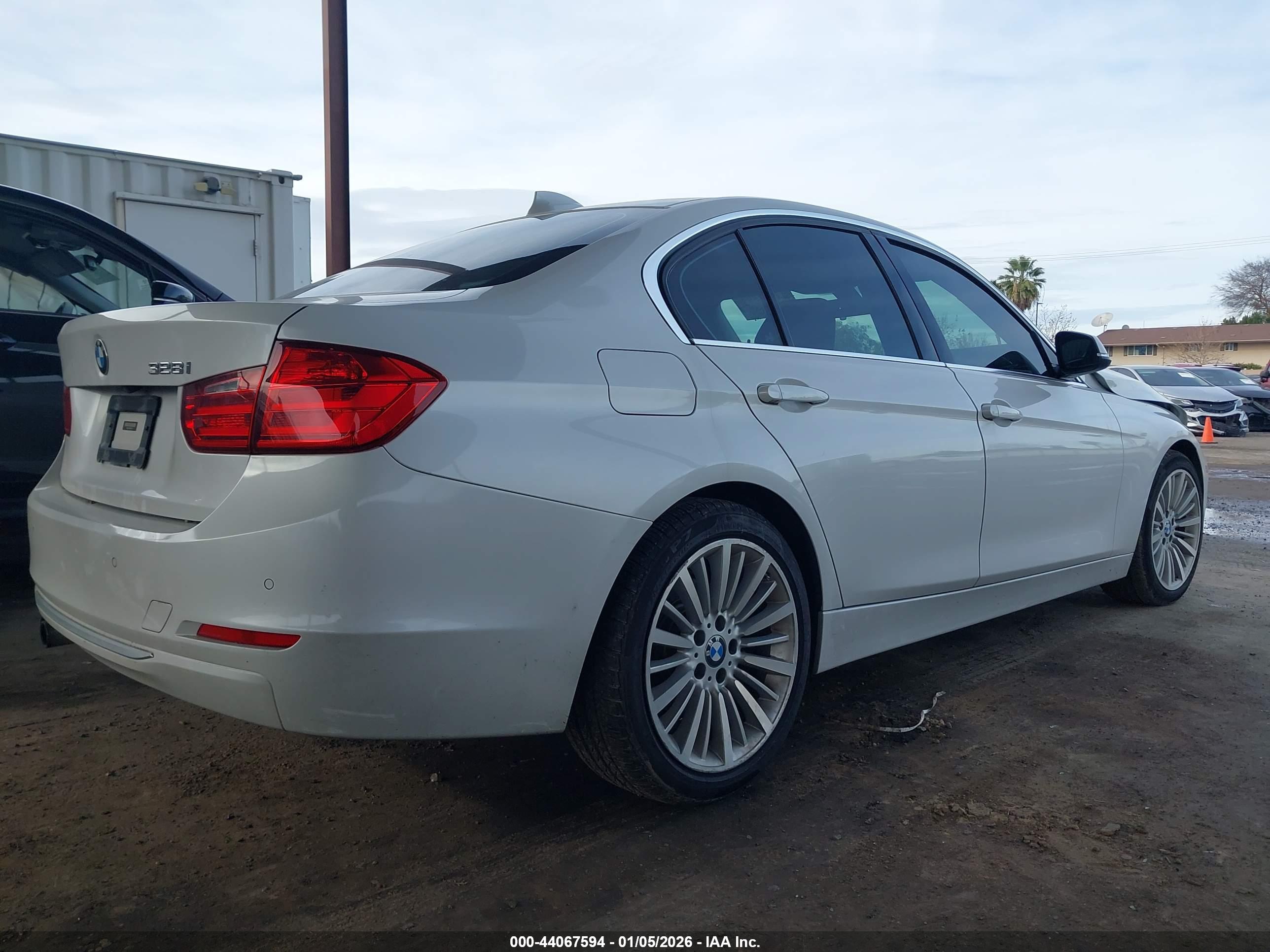 BMW 328I image 4