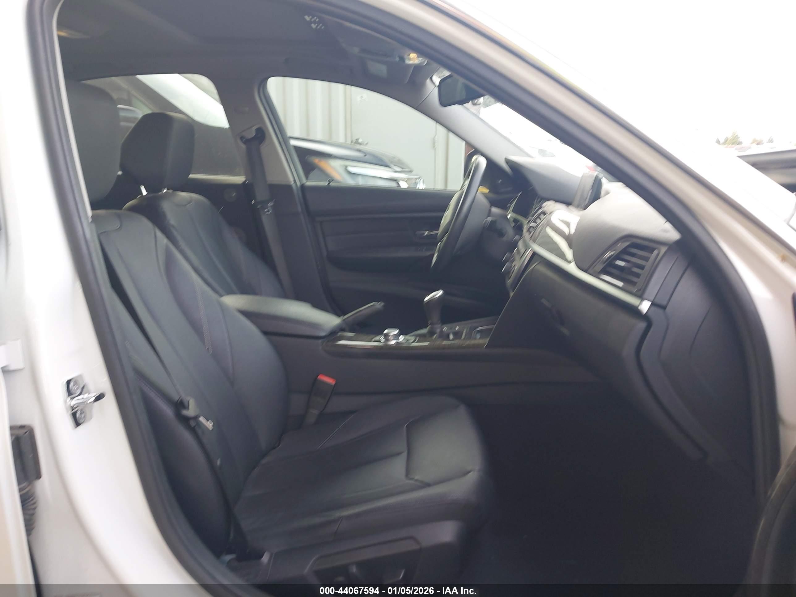 BMW 328I image 5