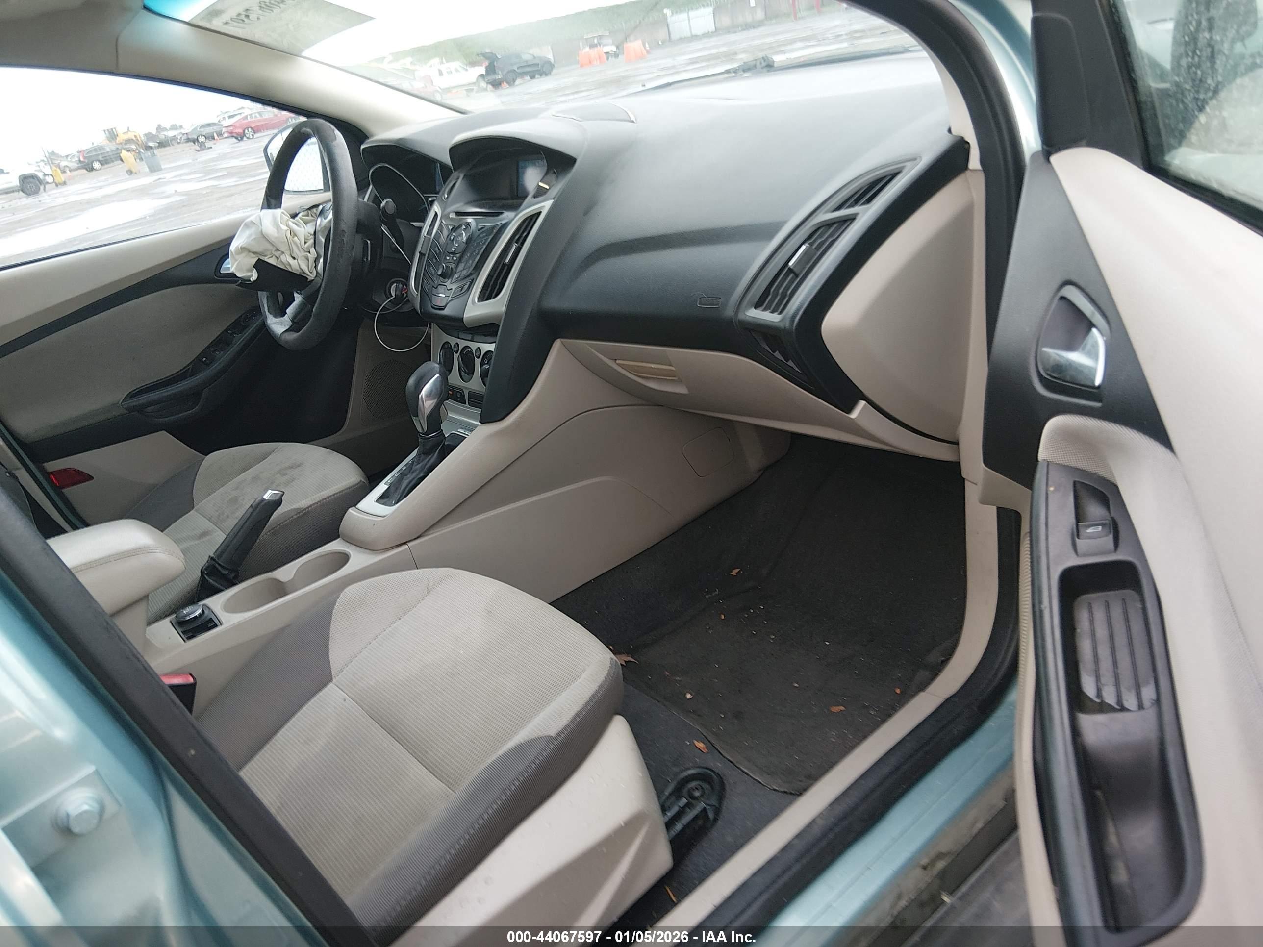 FORD FOCUS image 5
