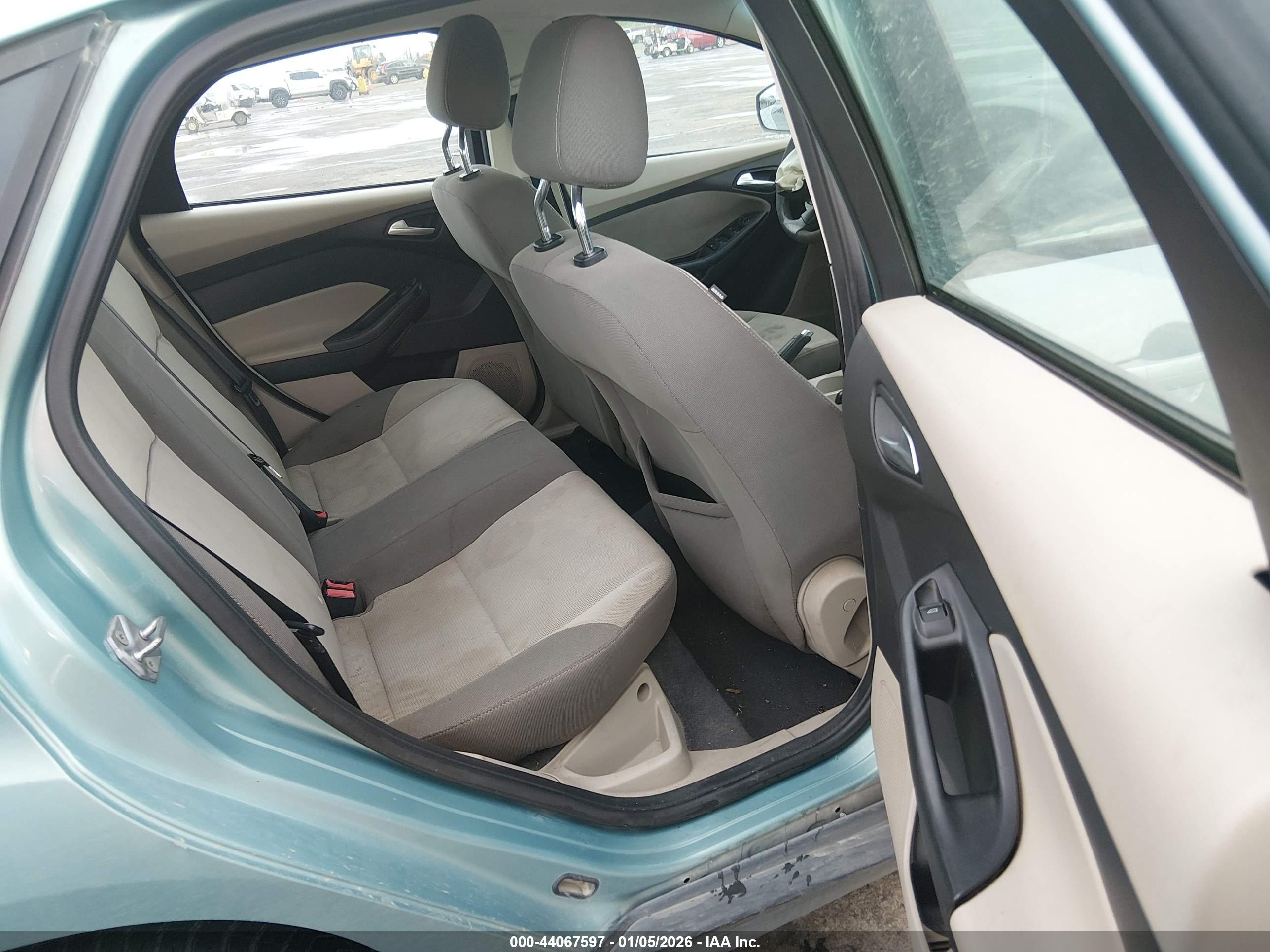 FORD FOCUS image 8