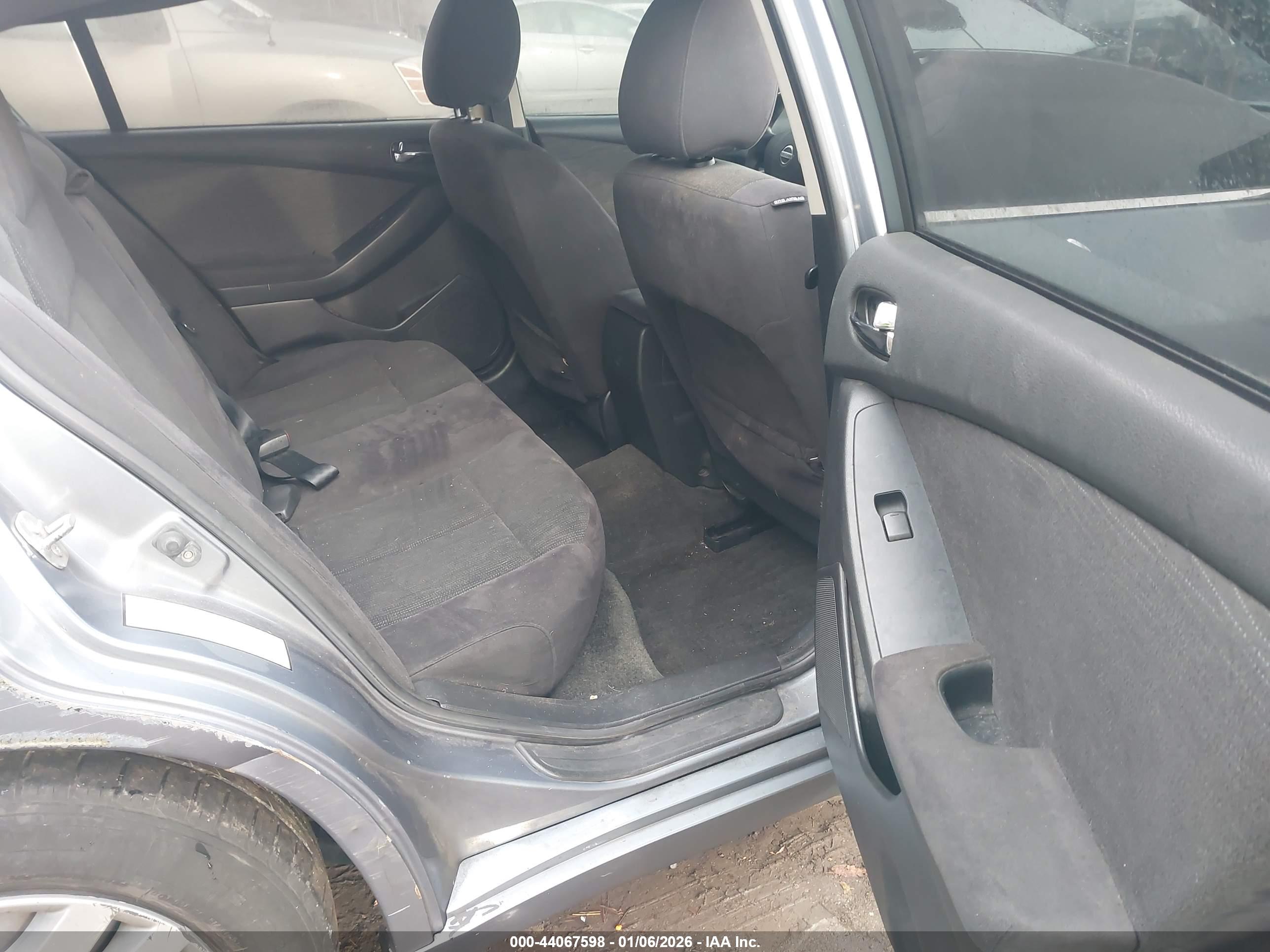NISSAN ALTIMA image 8