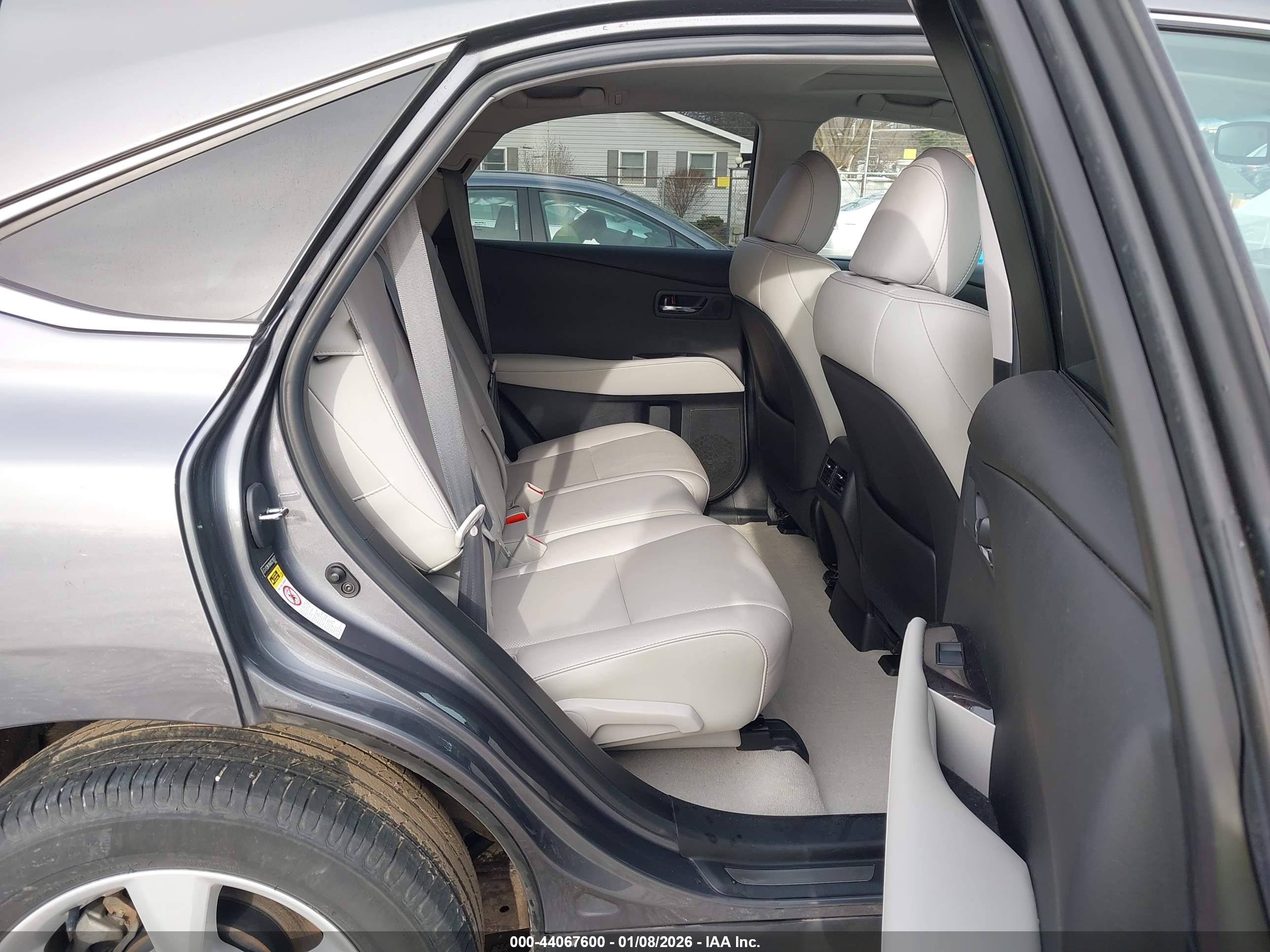 LEXUS RX image 8