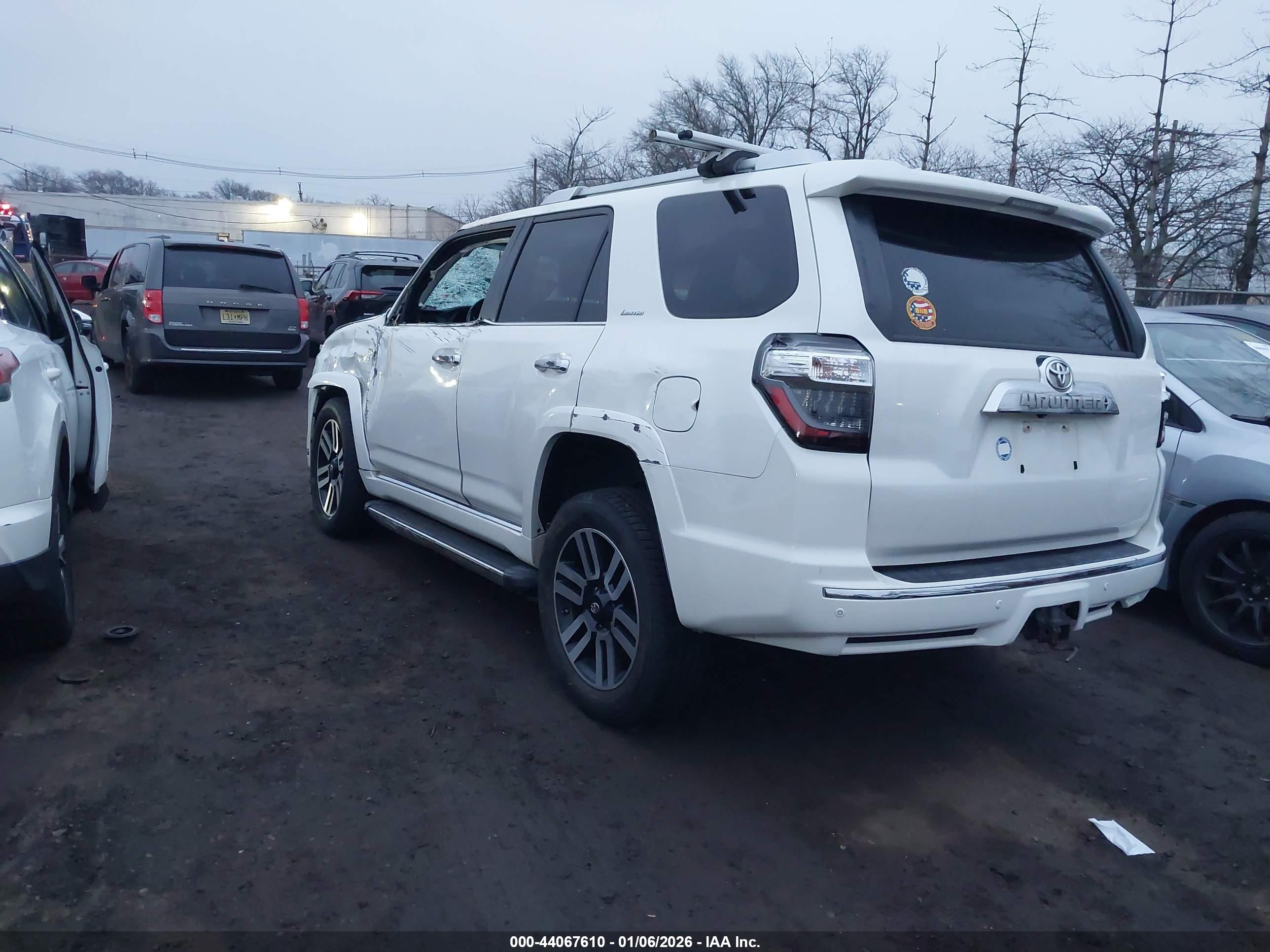 TOYOTA 4RUNNER image 3