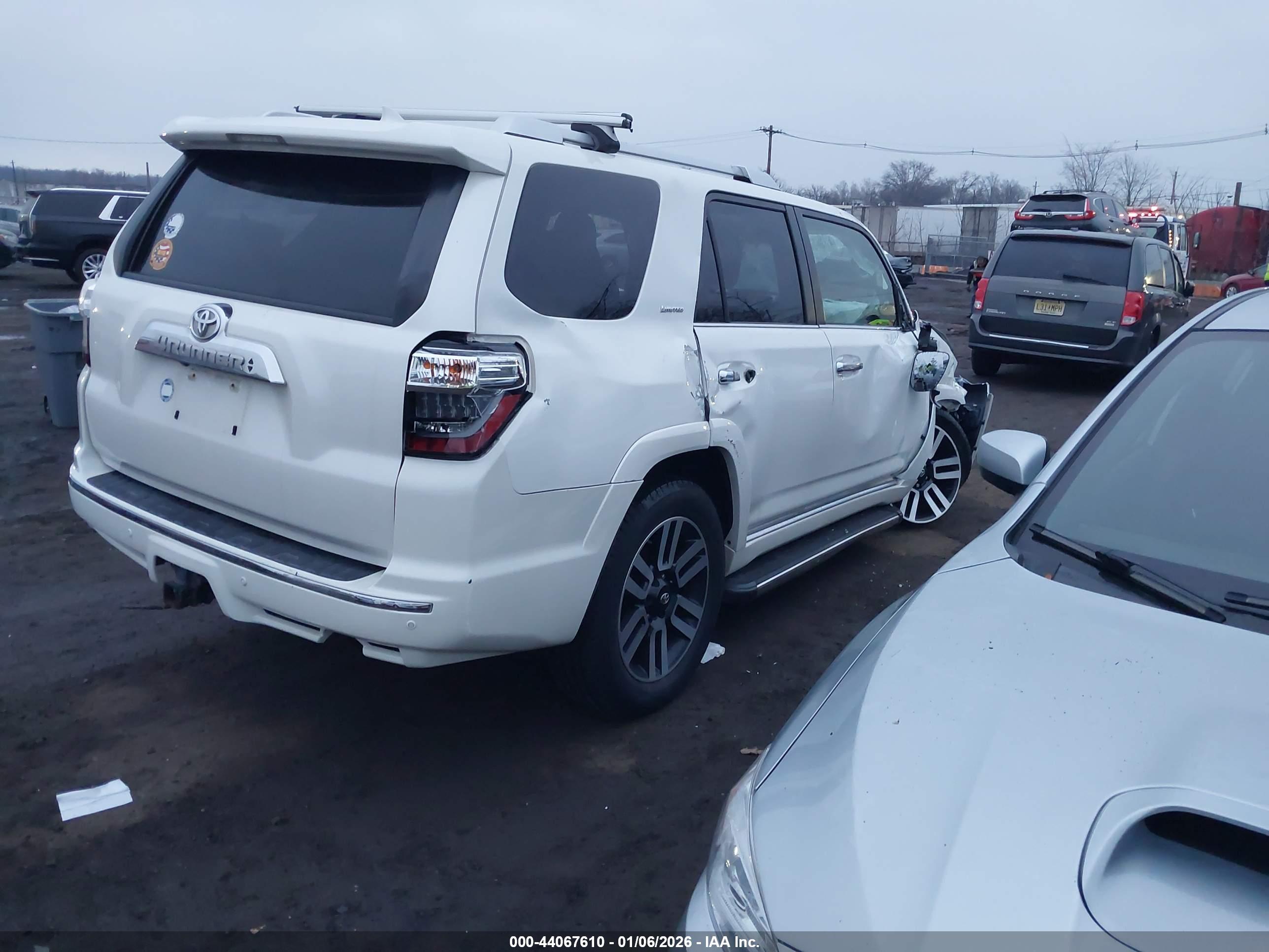 TOYOTA 4RUNNER image 4