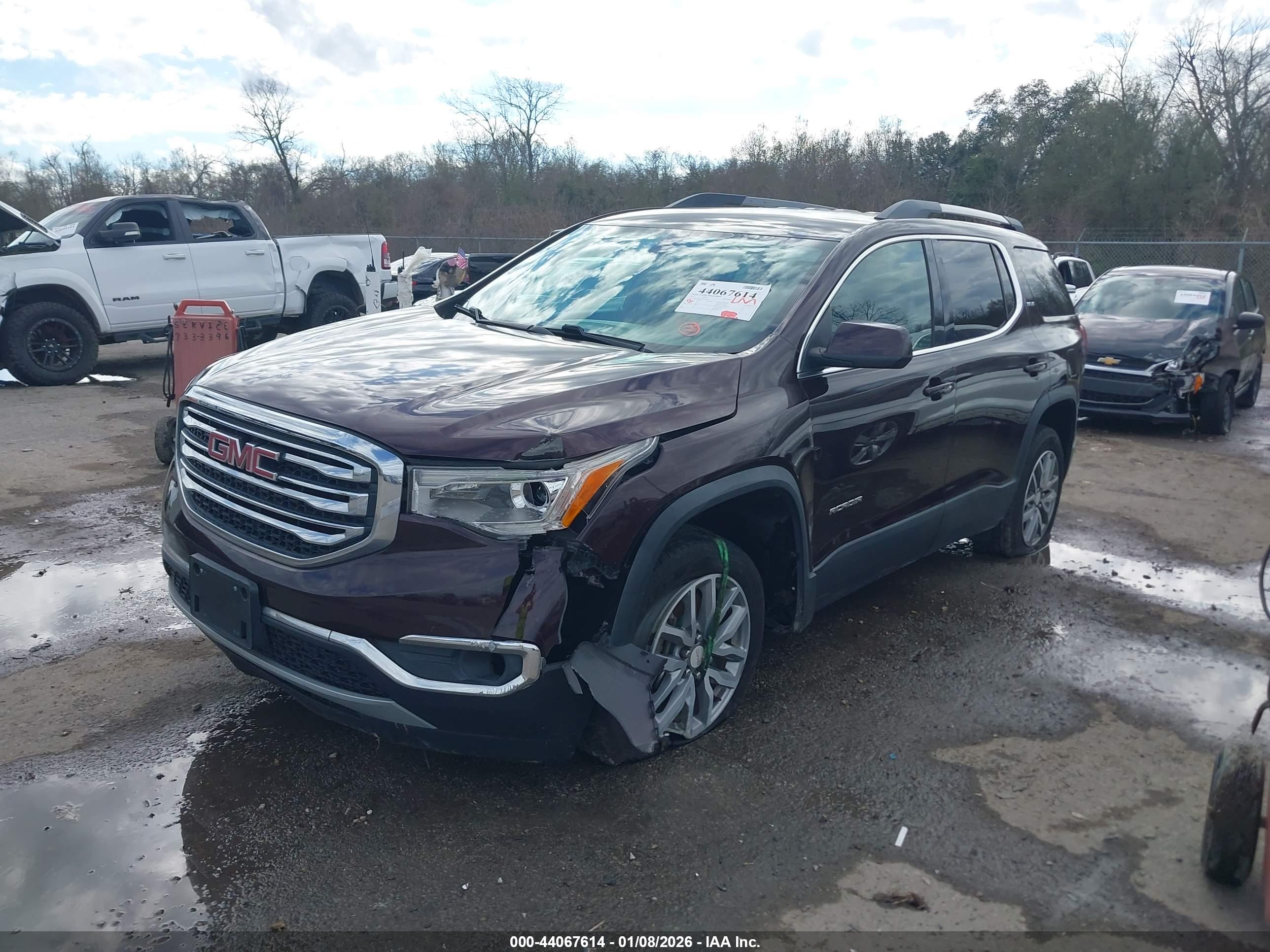 GMC ACADIA image 2