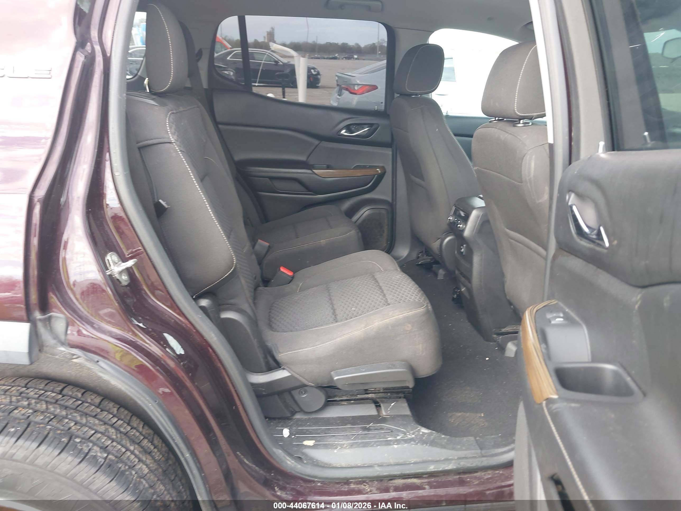 GMC ACADIA image 8