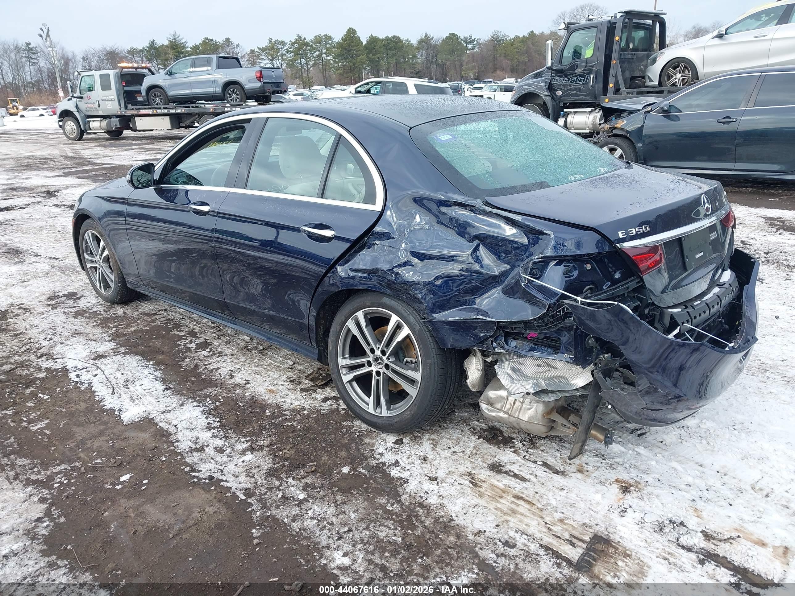 MERCEDES-BENZ E image 3