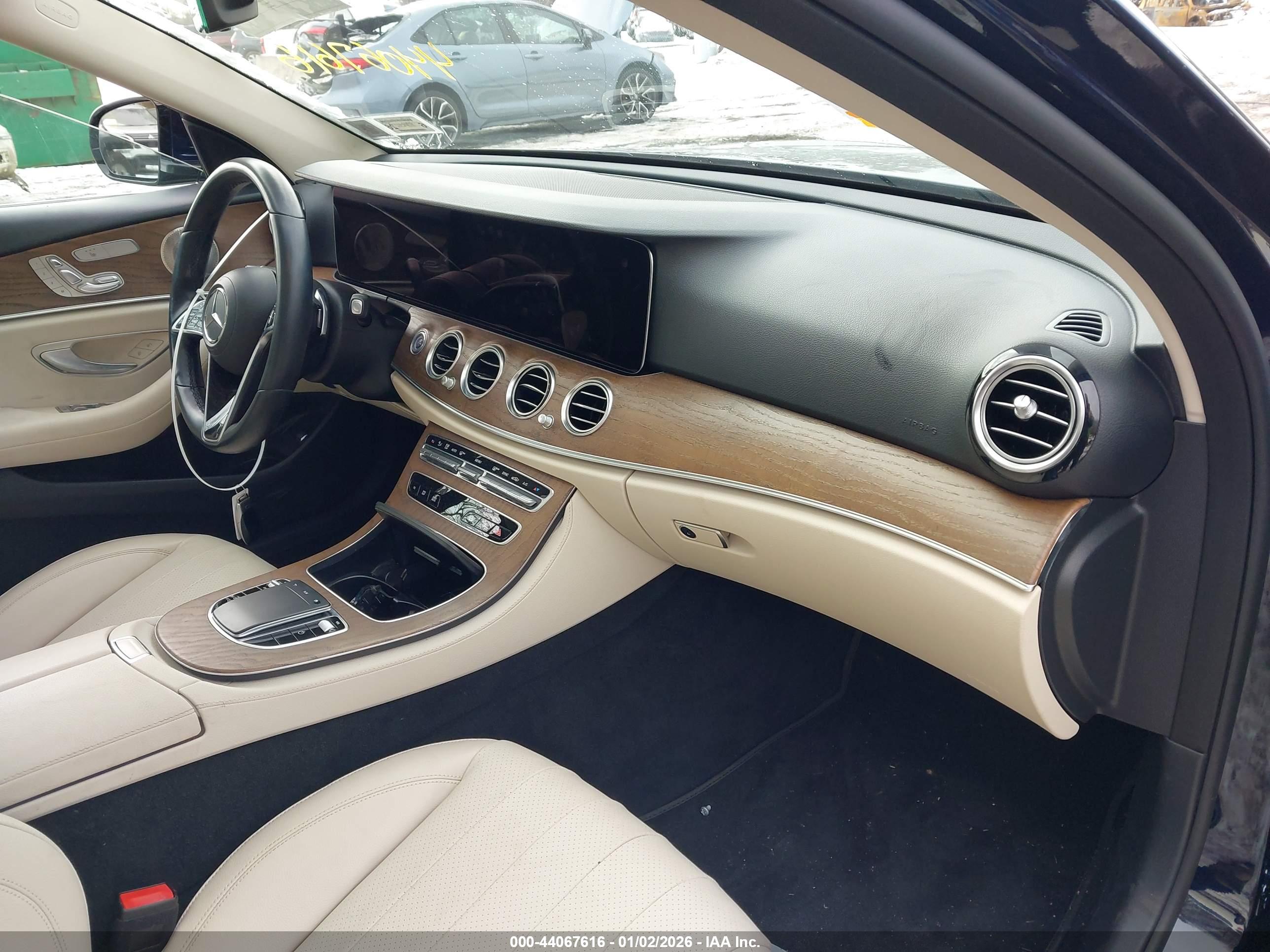 MERCEDES-BENZ E image 5