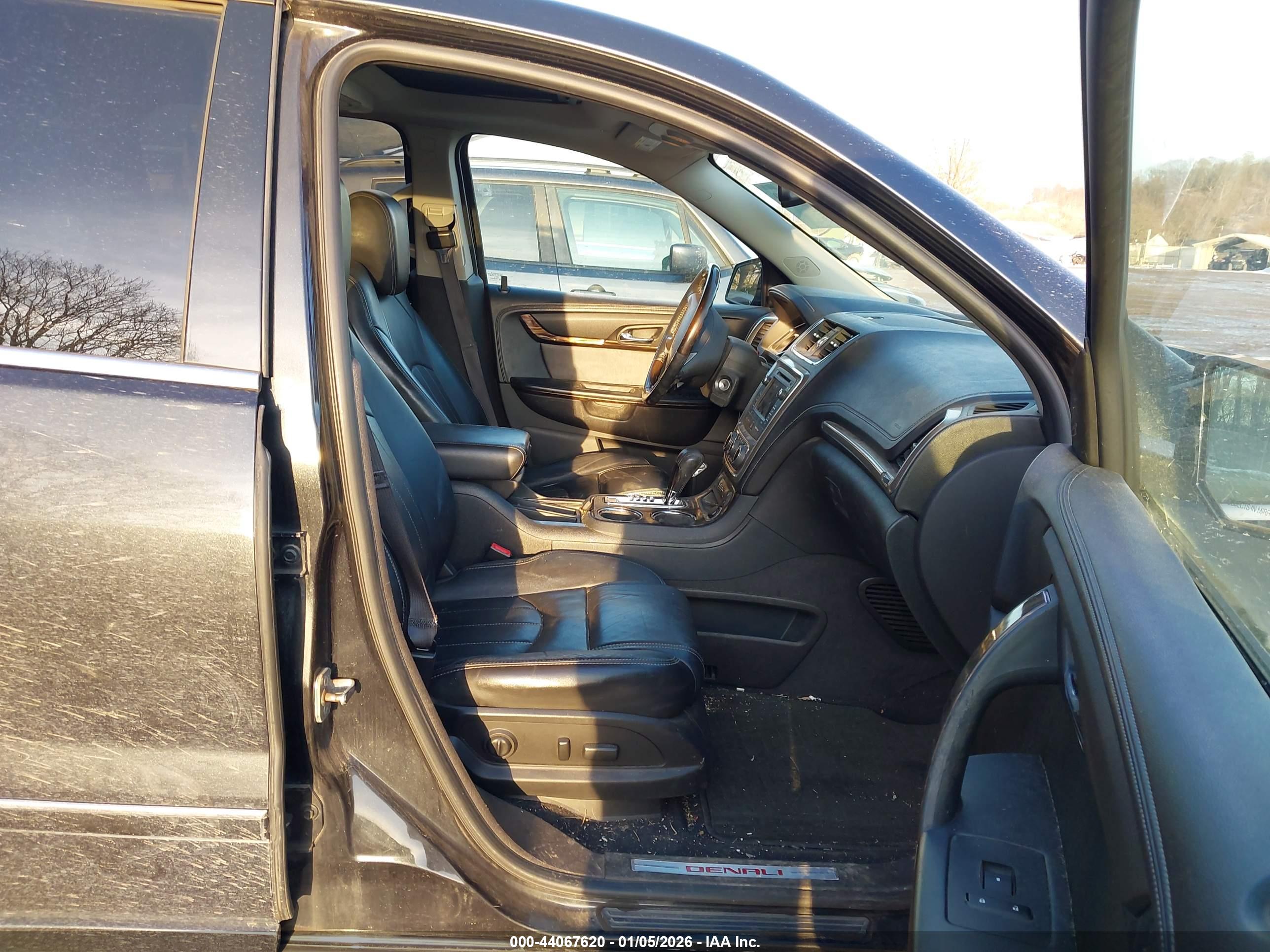 GMC ACADIA image 5