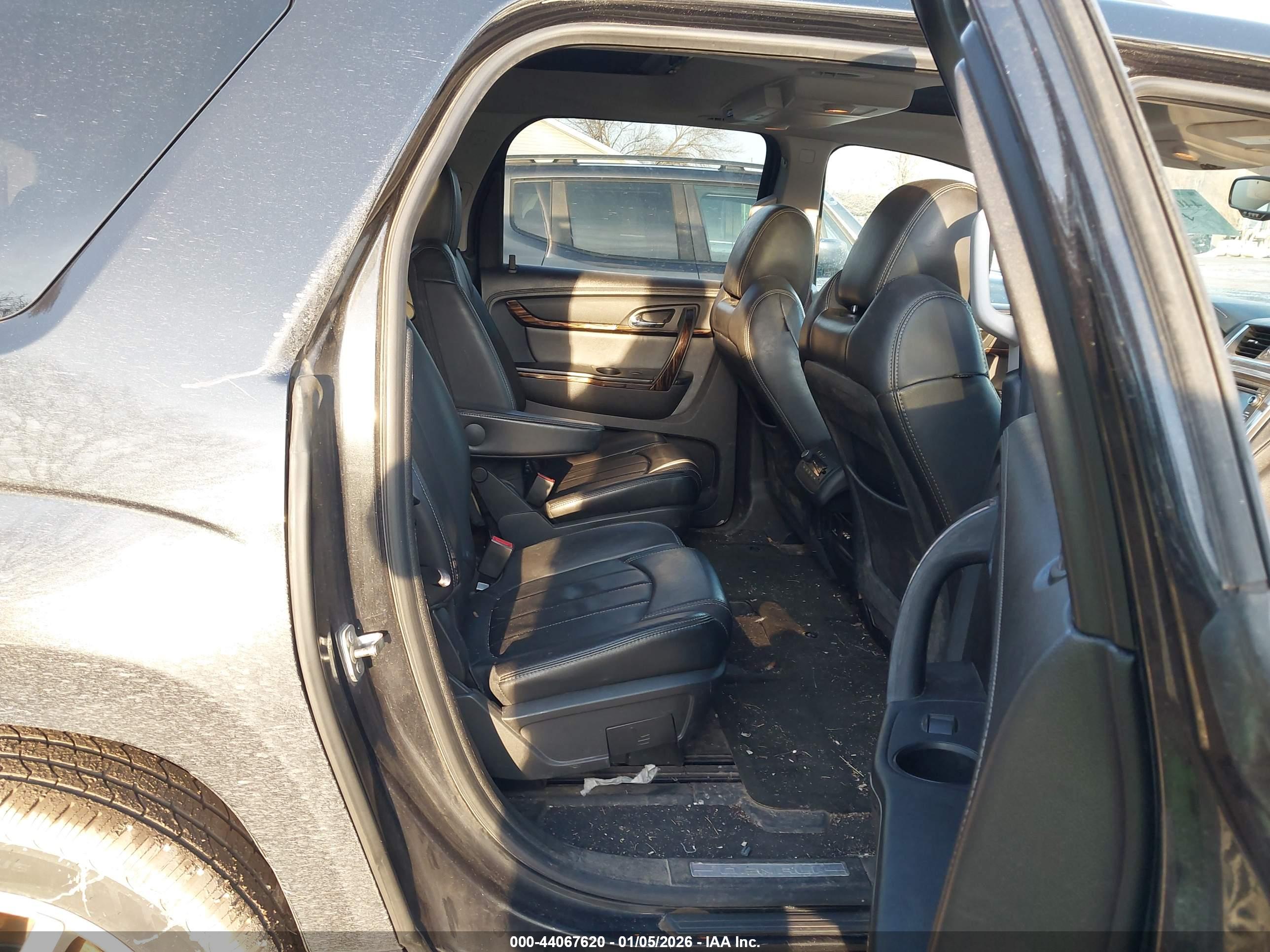 GMC ACADIA image 8