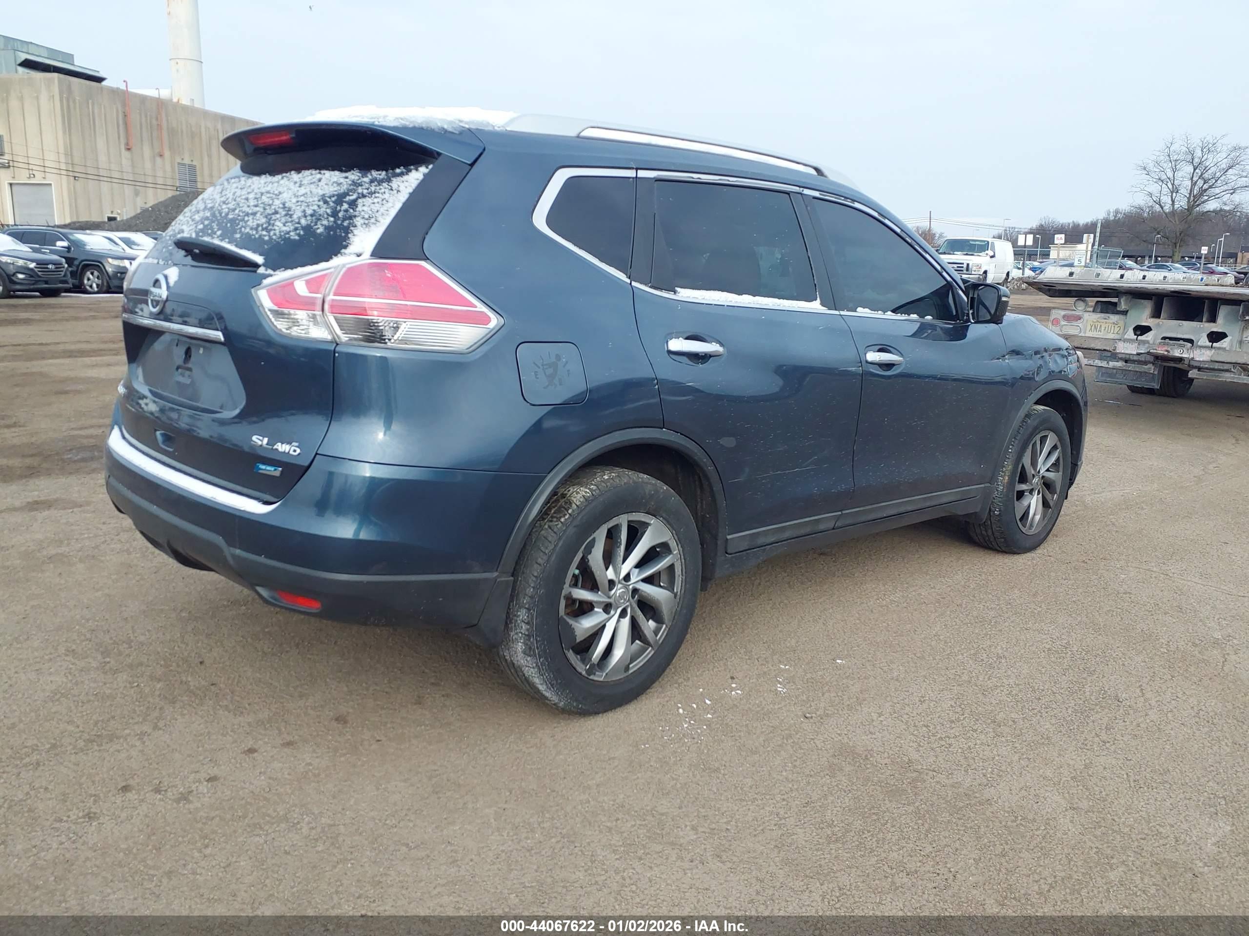 NISSAN ROGUE image 4