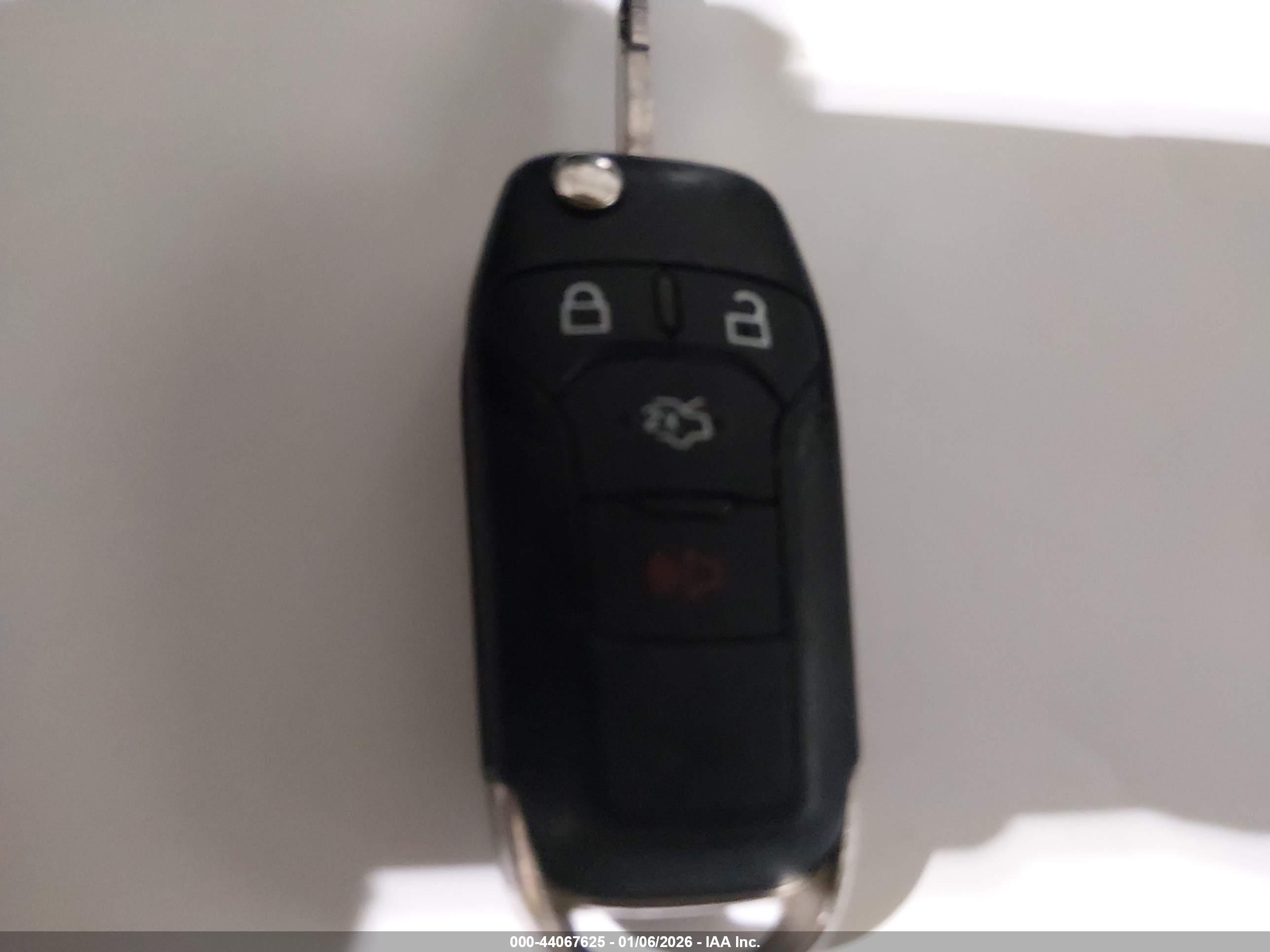 FORD FUSION image 11