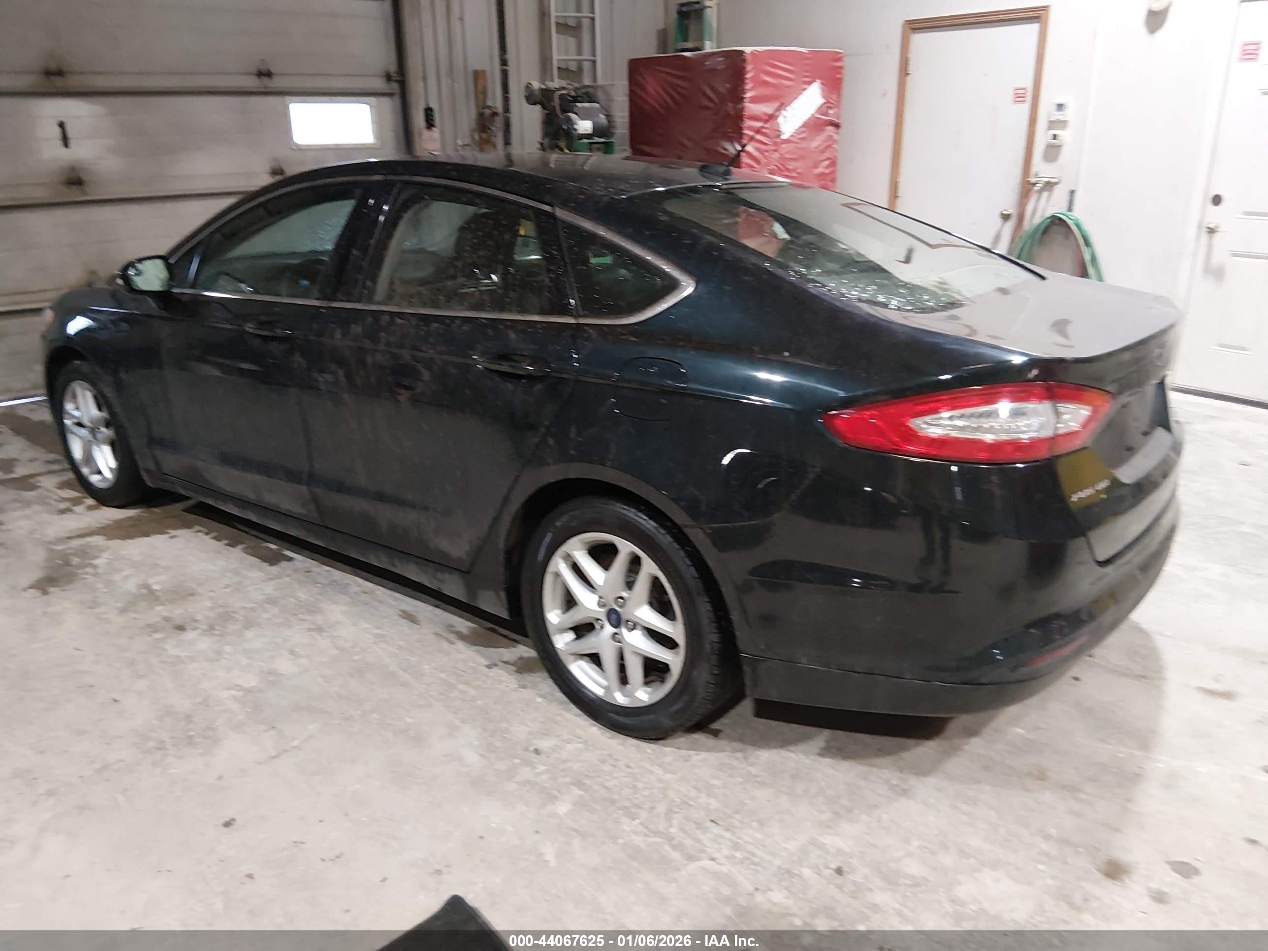 FORD FUSION image 3