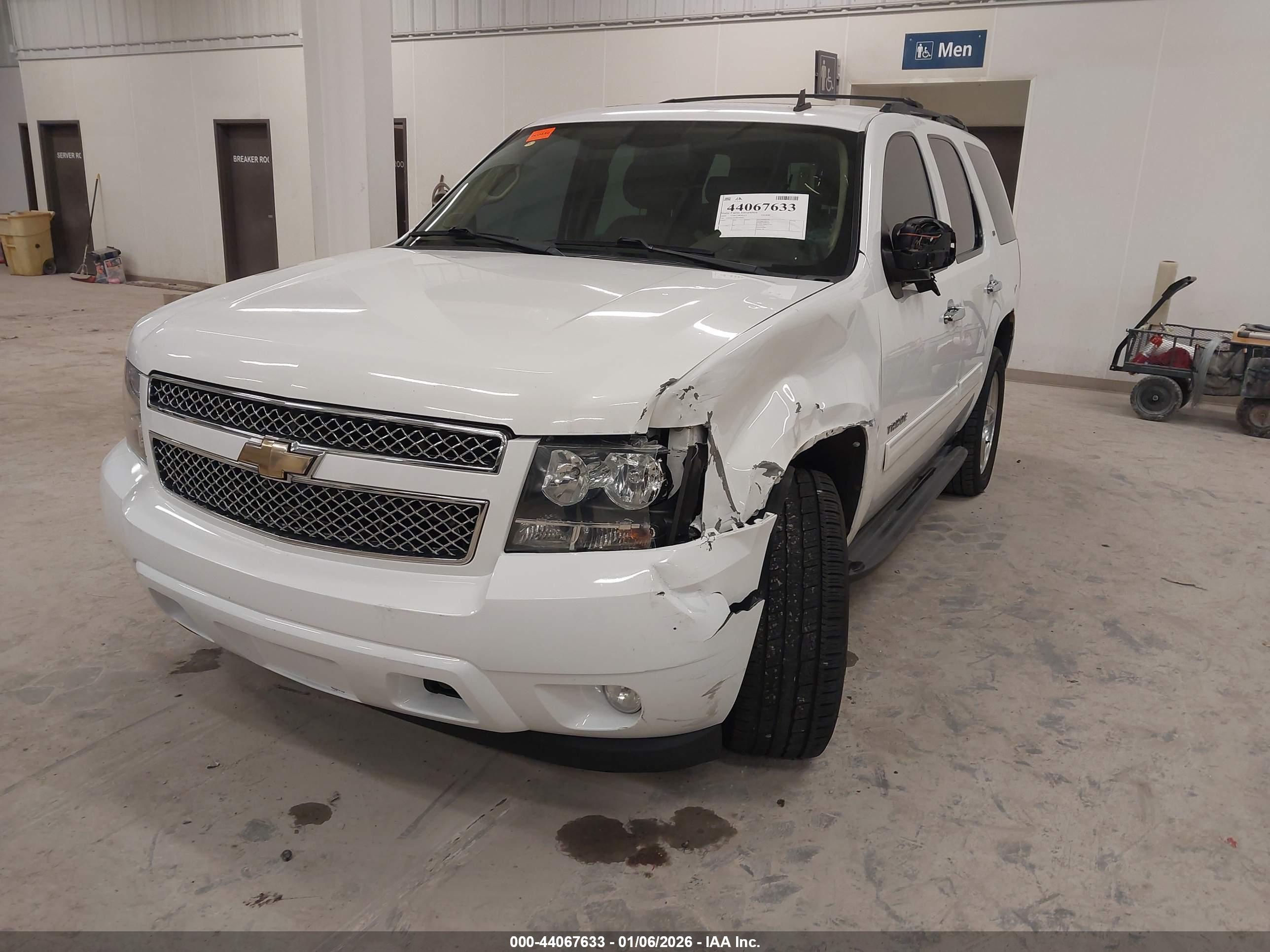CHEVROLET TAHOE image 2