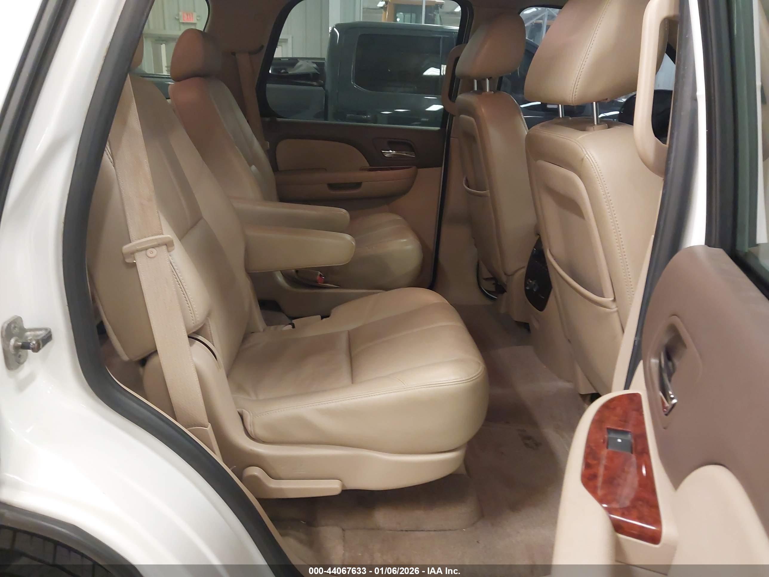 CHEVROLET TAHOE image 8