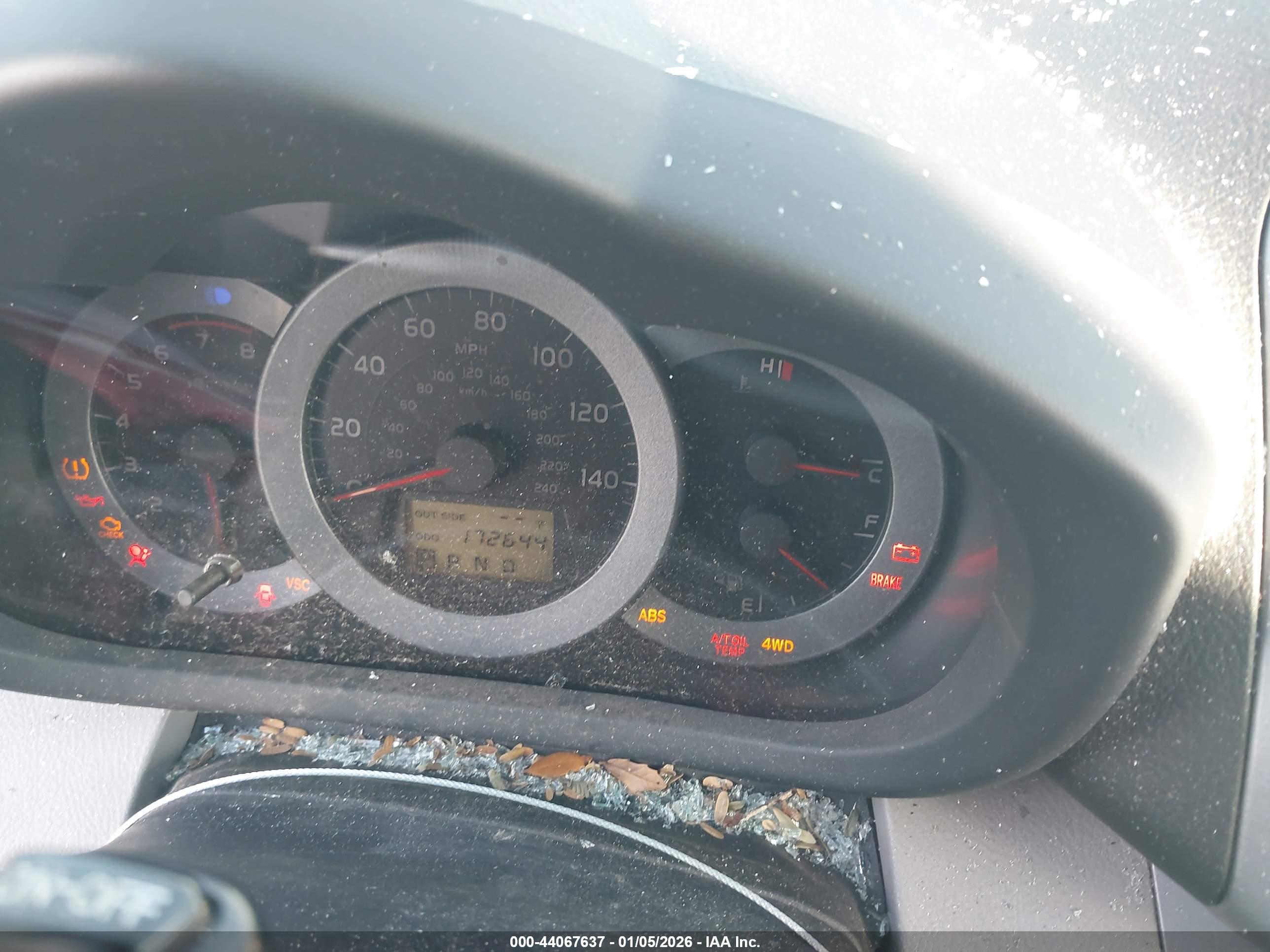 TOYOTA RAV4 image 7