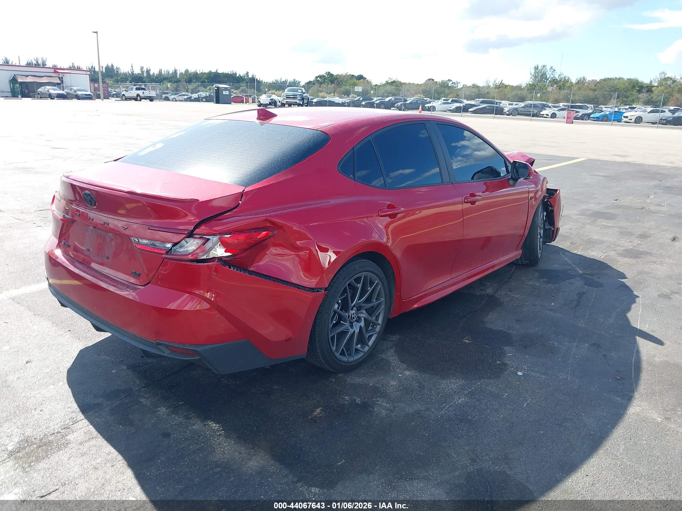 TOYOTA CAMRY image 4
