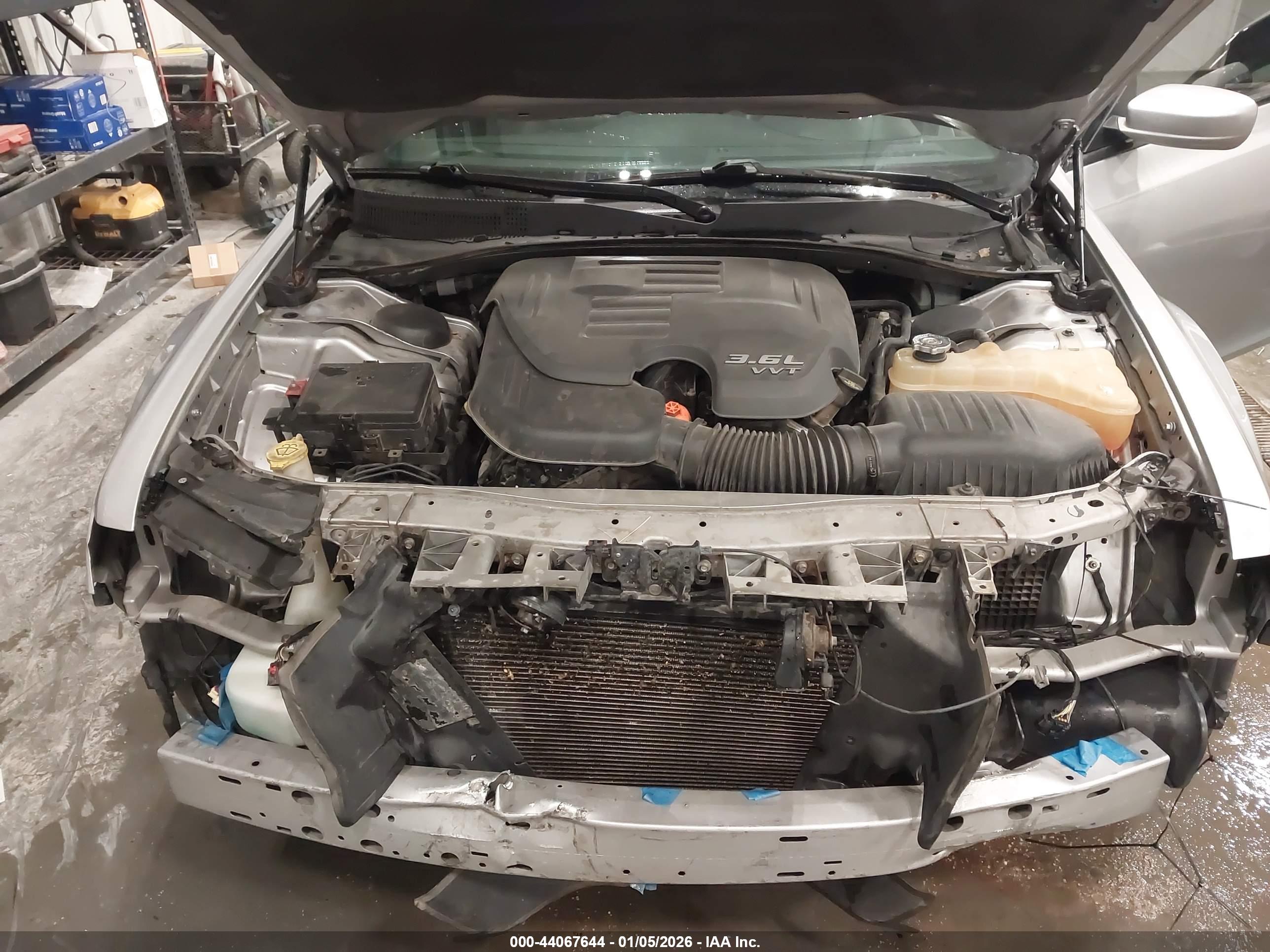 CHRYSLER 300 image 10