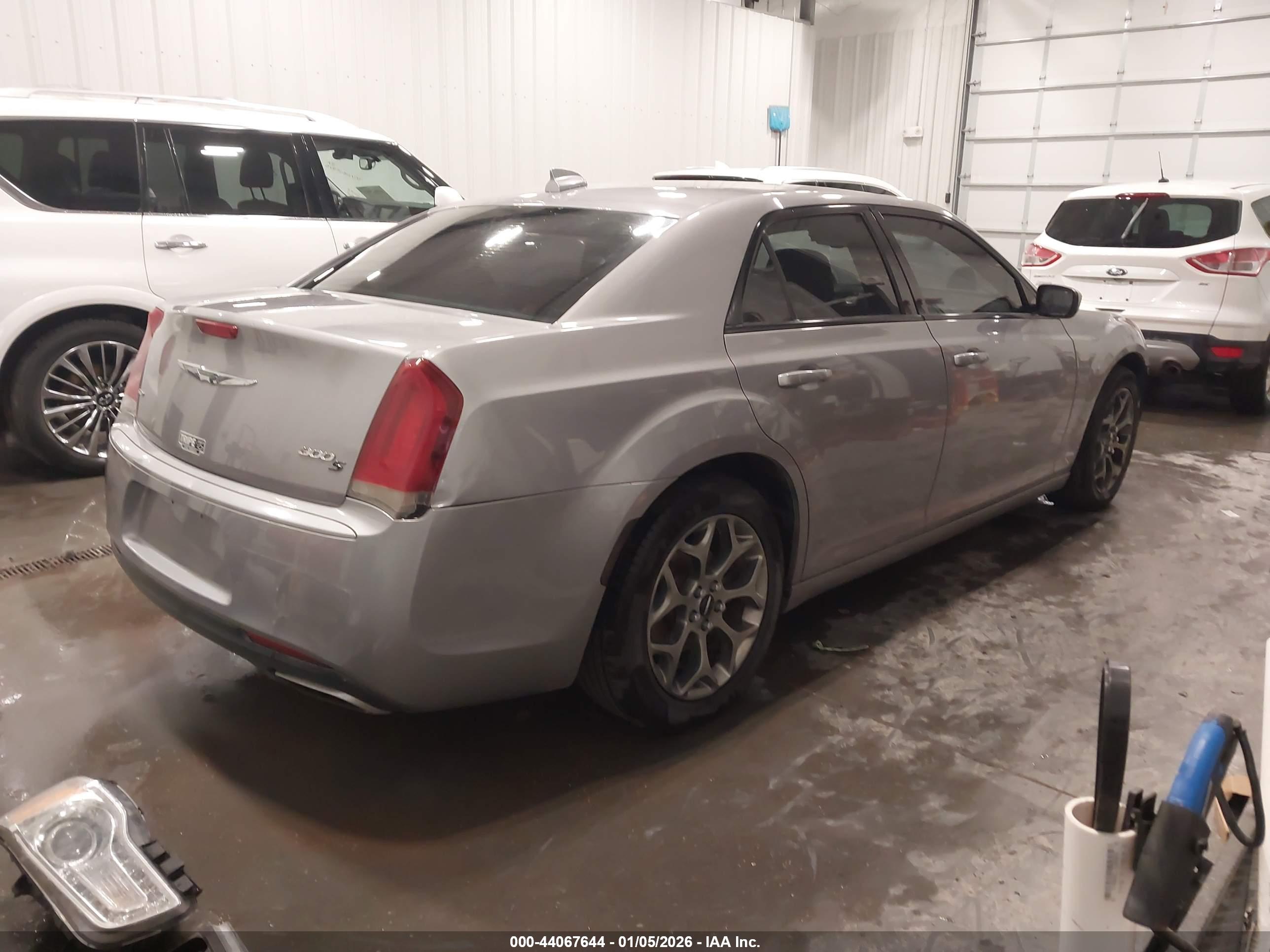 CHRYSLER 300 image 4