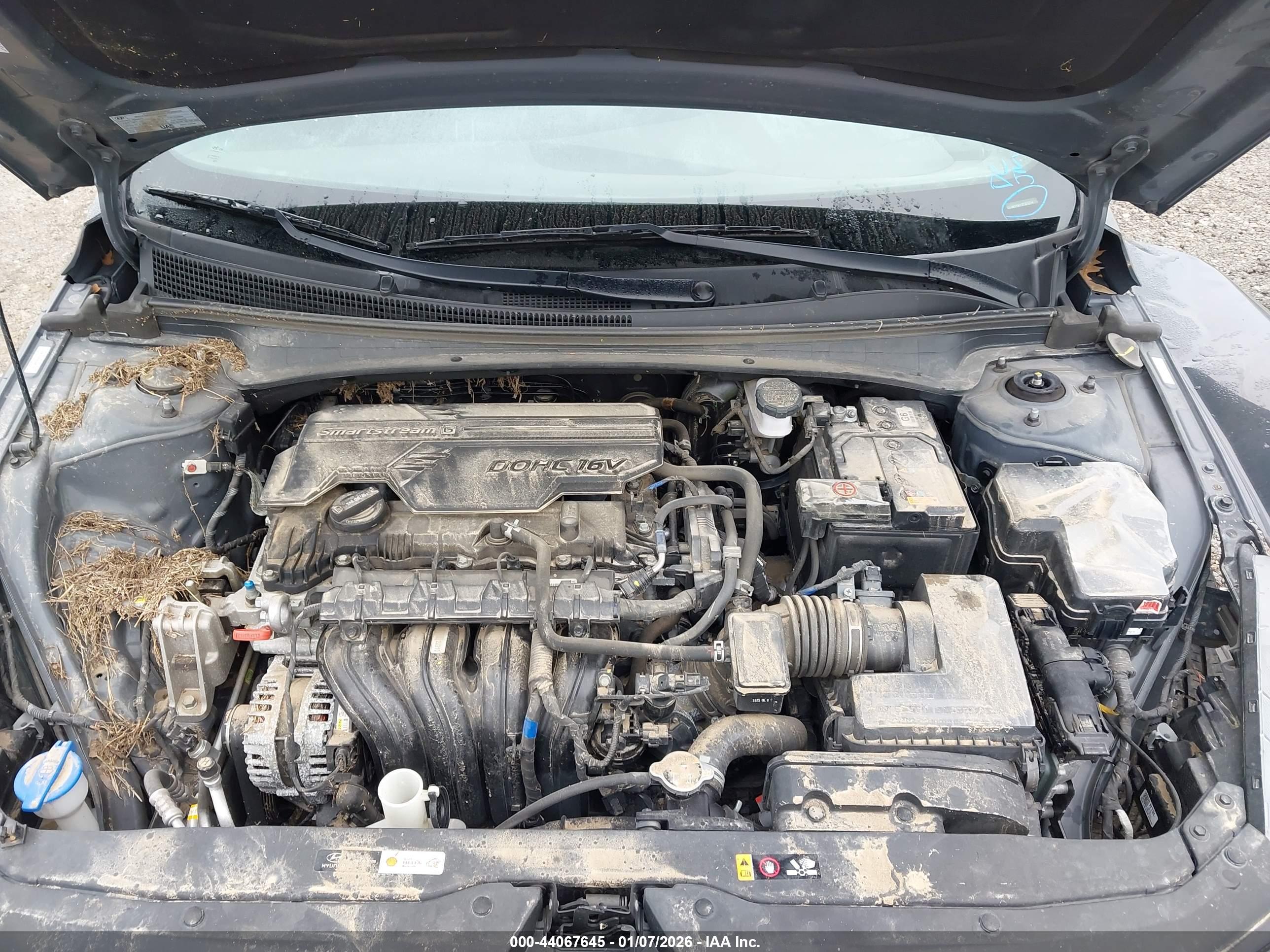 HYUNDAI ELANTRA image 10