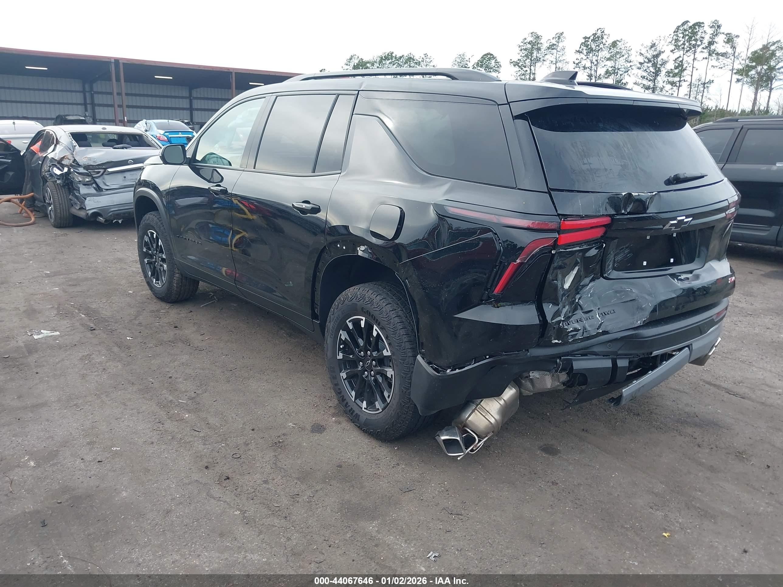 CHEVROLET TRAVERSE image 3
