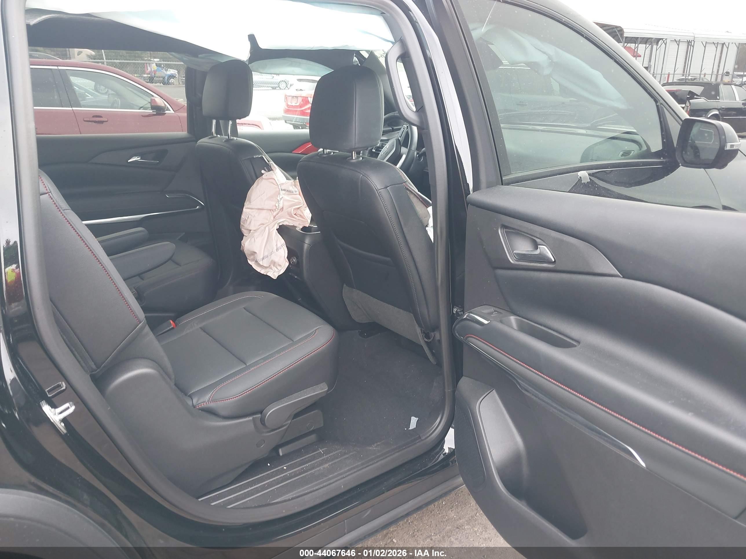 CHEVROLET TRAVERSE image 8
