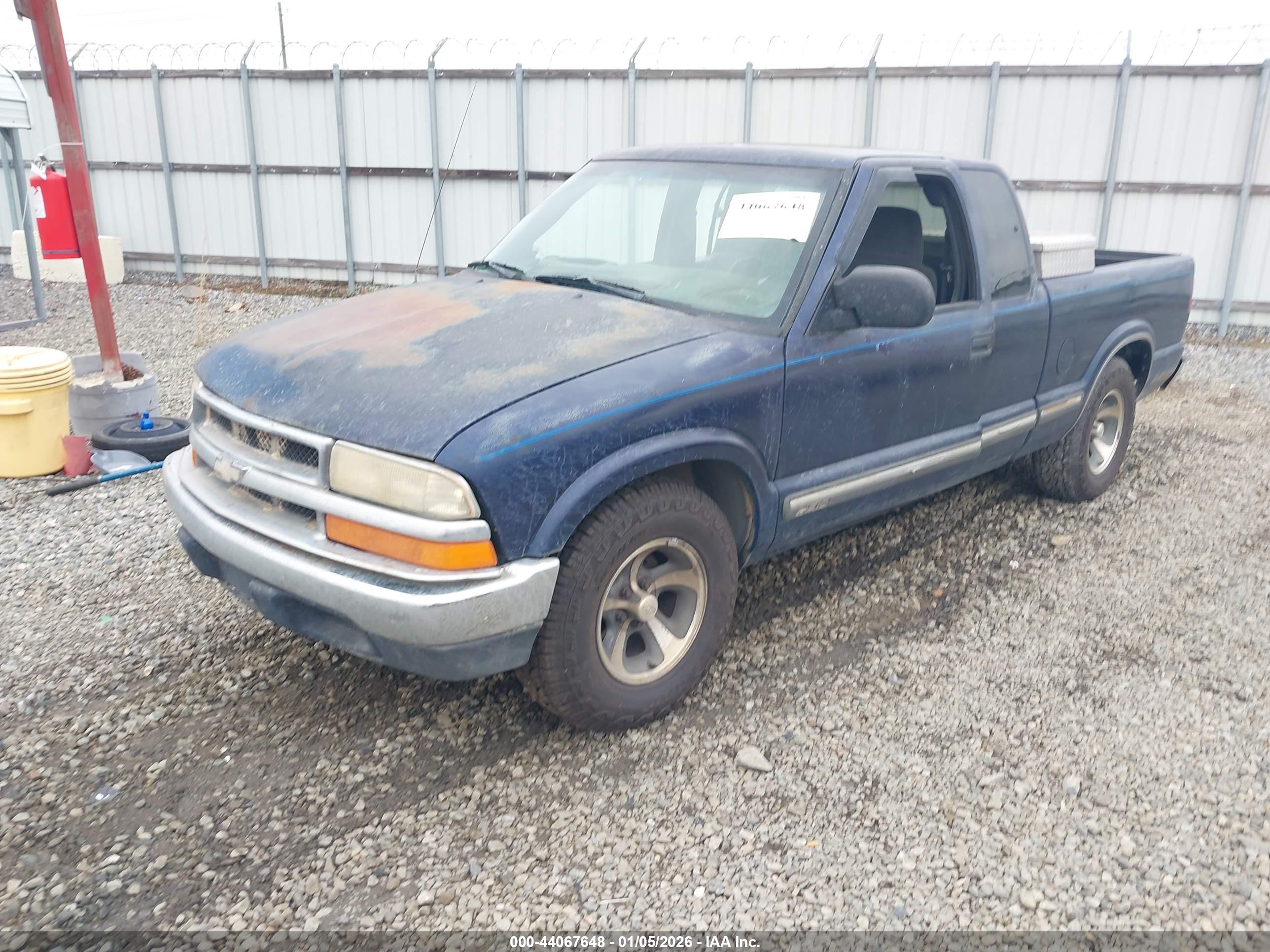 CHEVROLET S-10 image 2