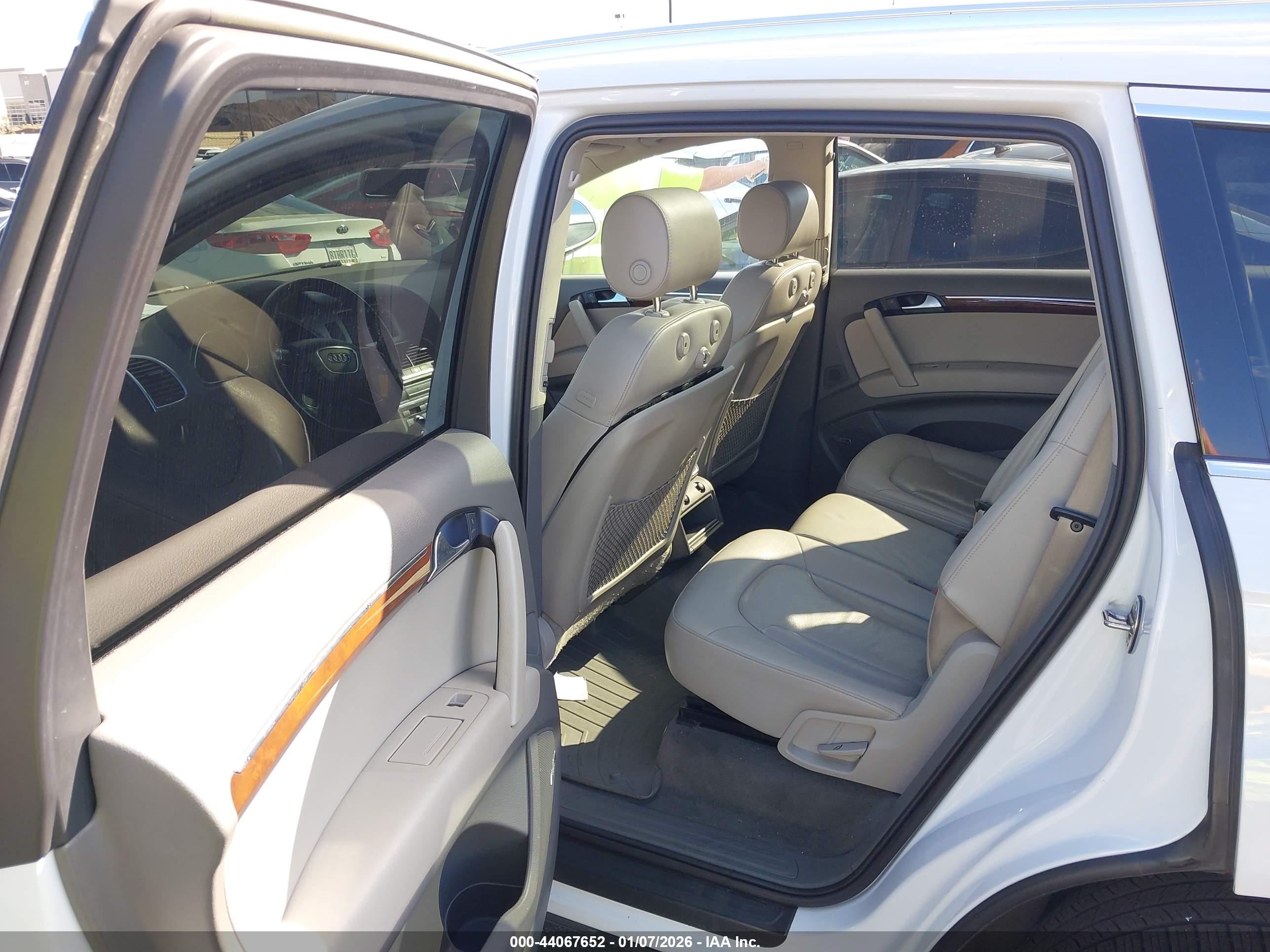 AUDI Q7 image 8