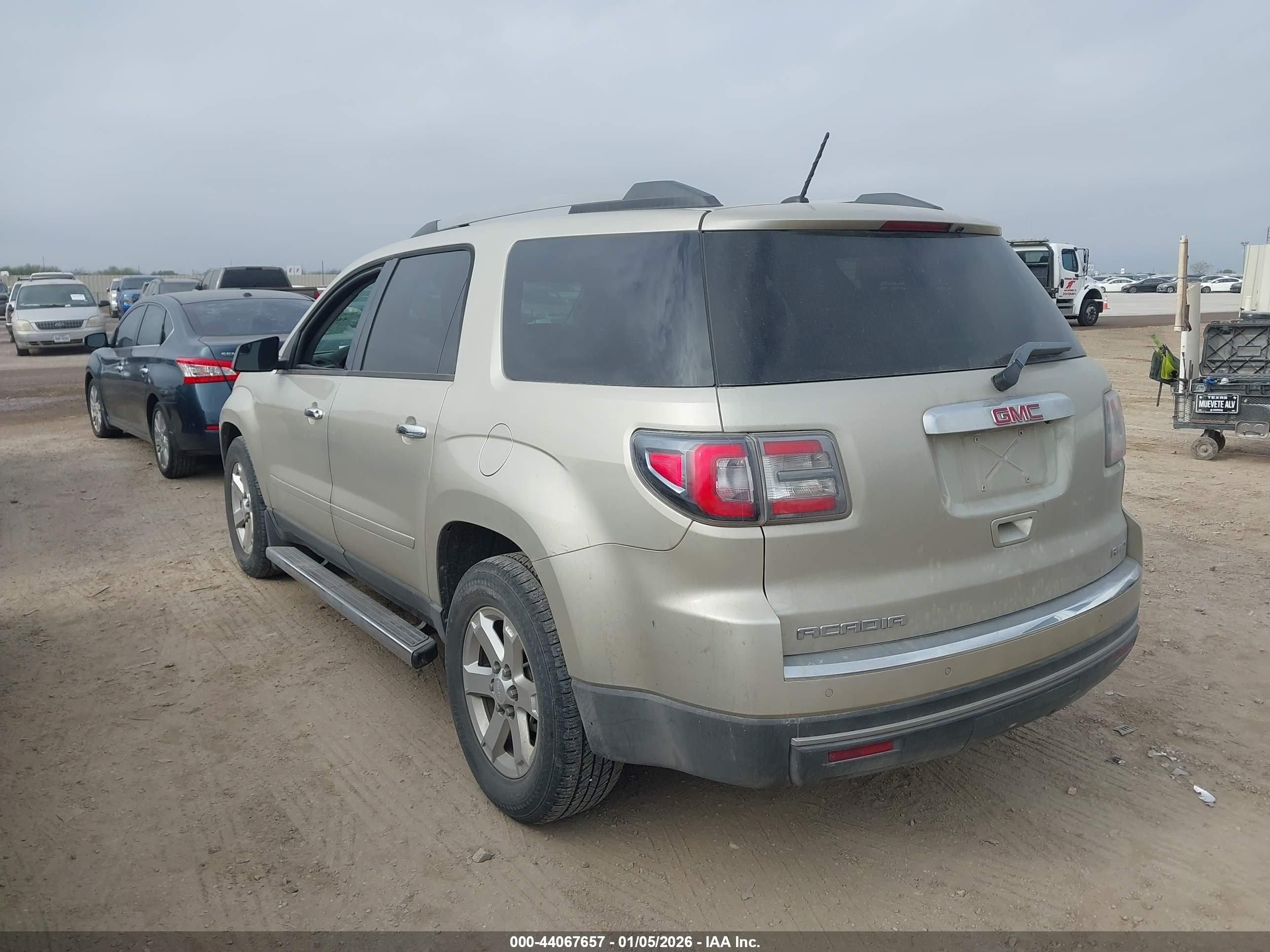 GMC ACADIA image 3
