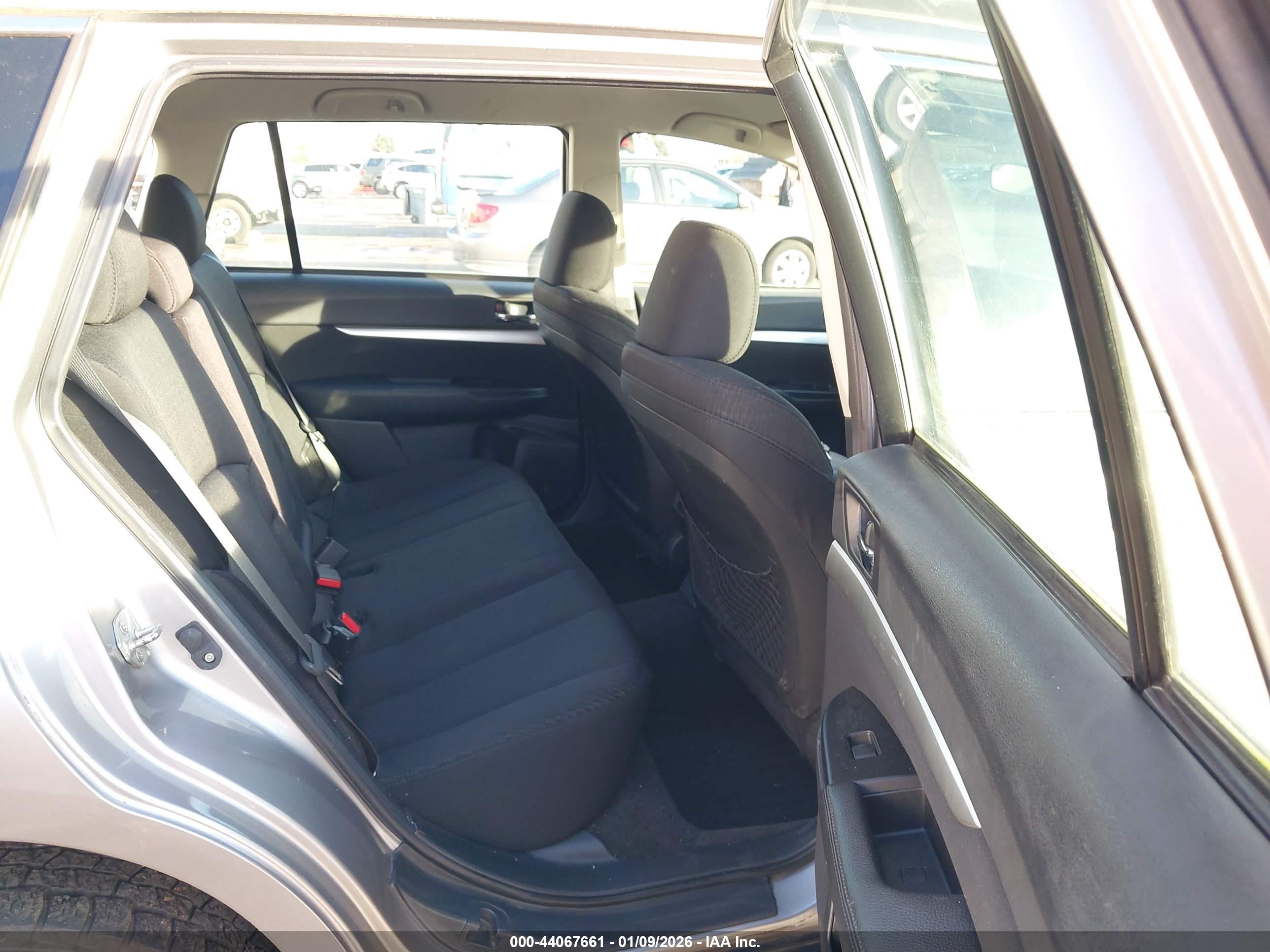 SUBARU OUTBACK image 8