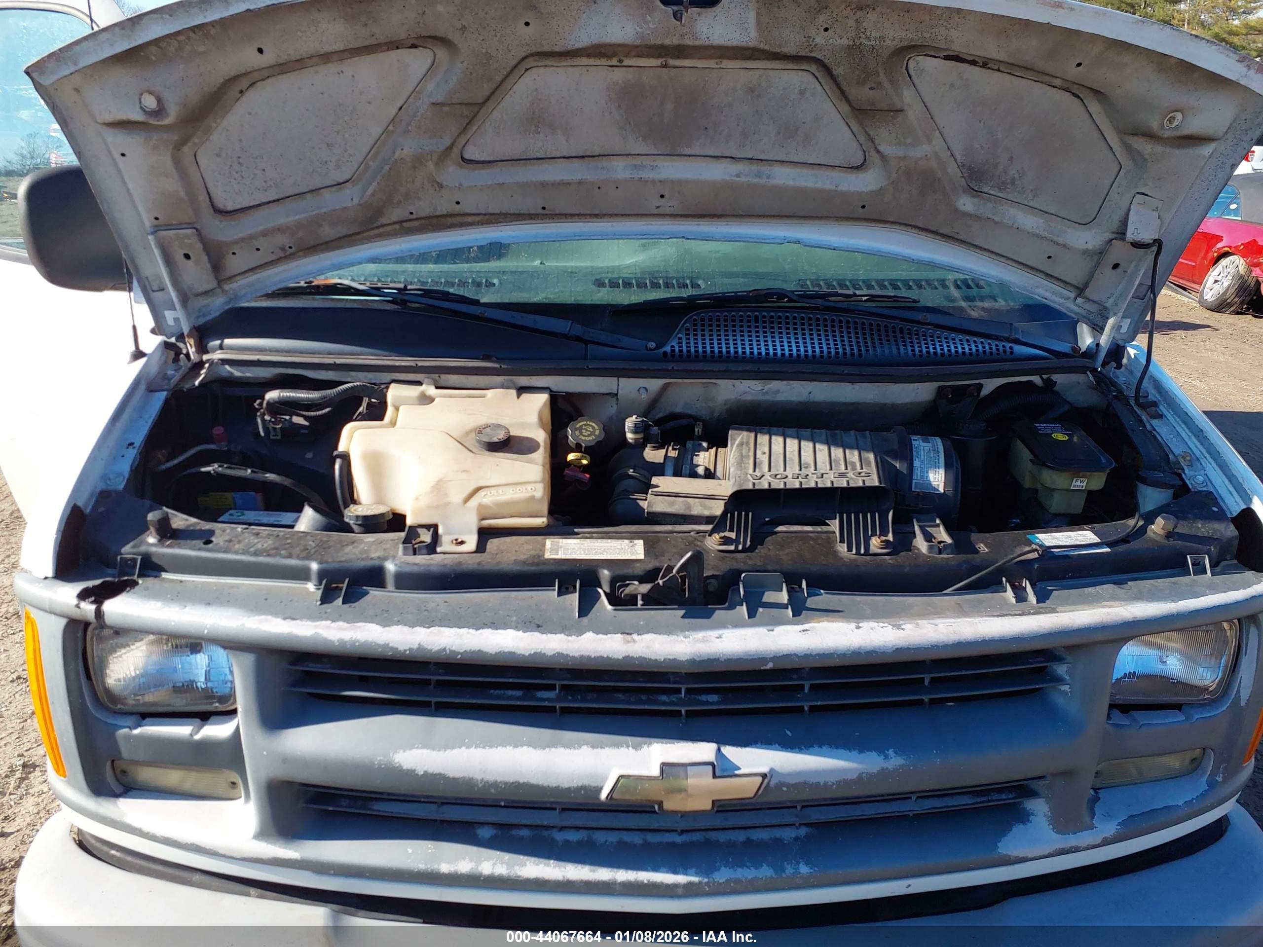 CHEVROLET EXPRESS image 10