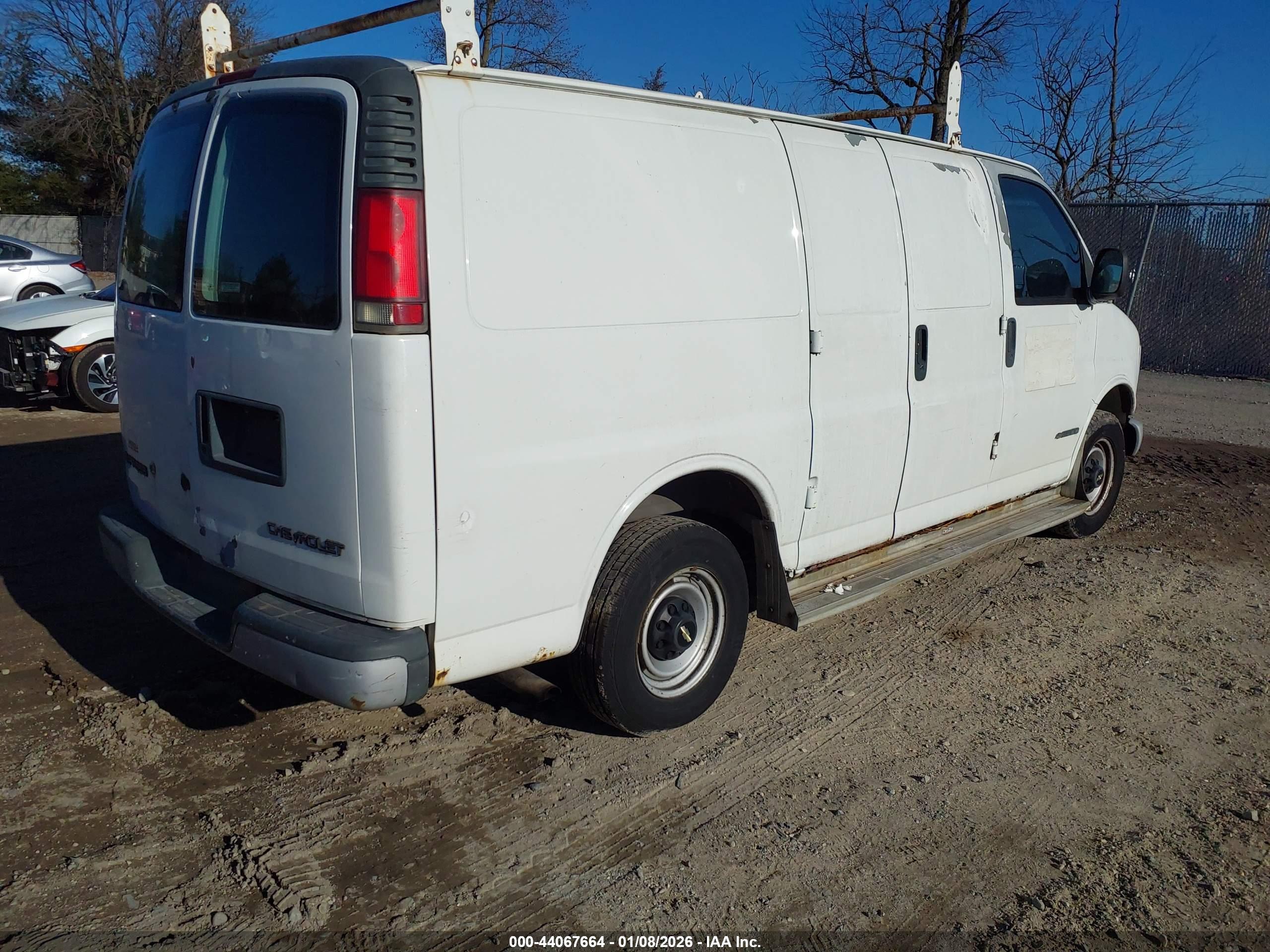 CHEVROLET EXPRESS image 4