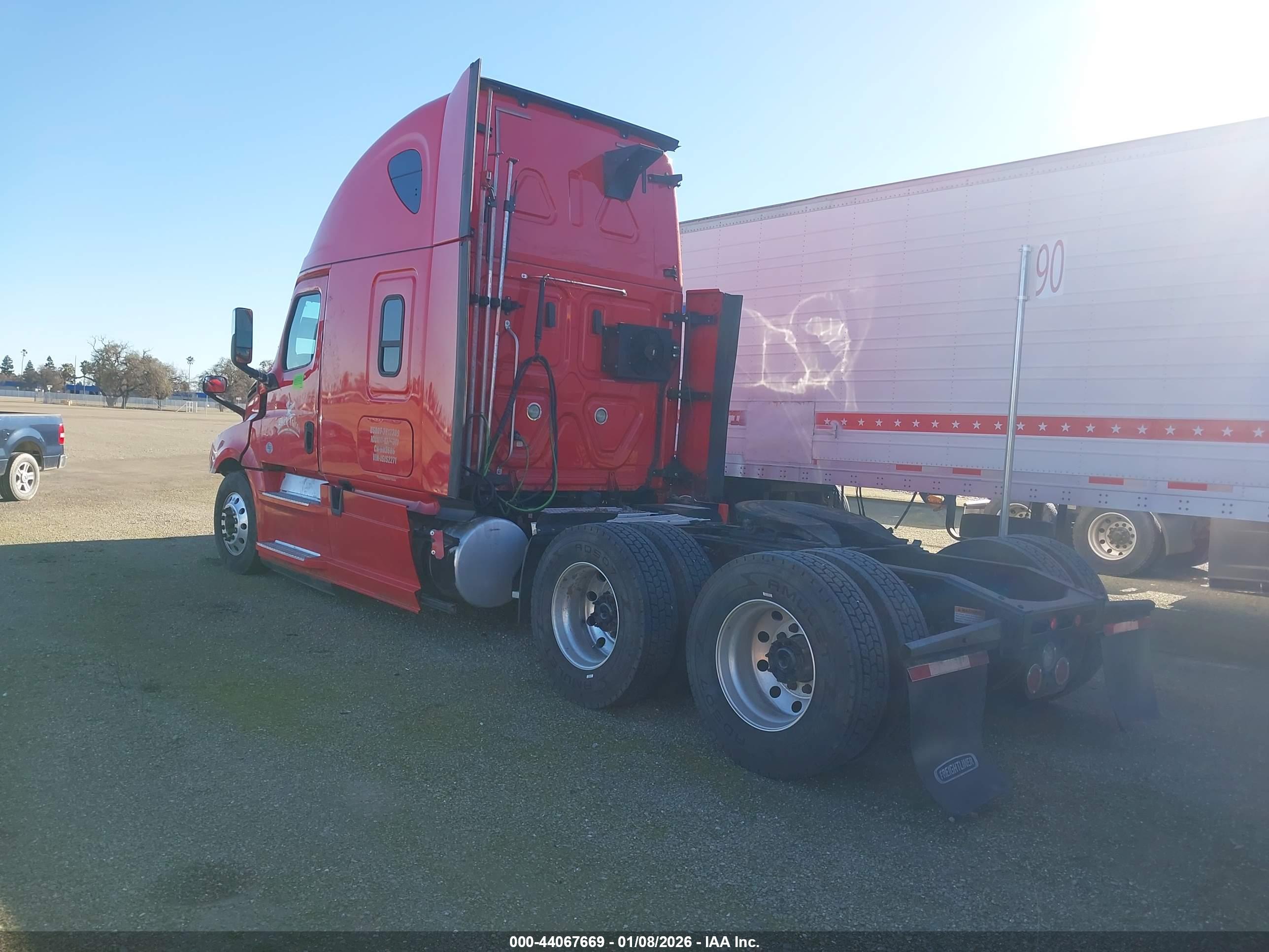 FREIGHTLINER NEW image 3