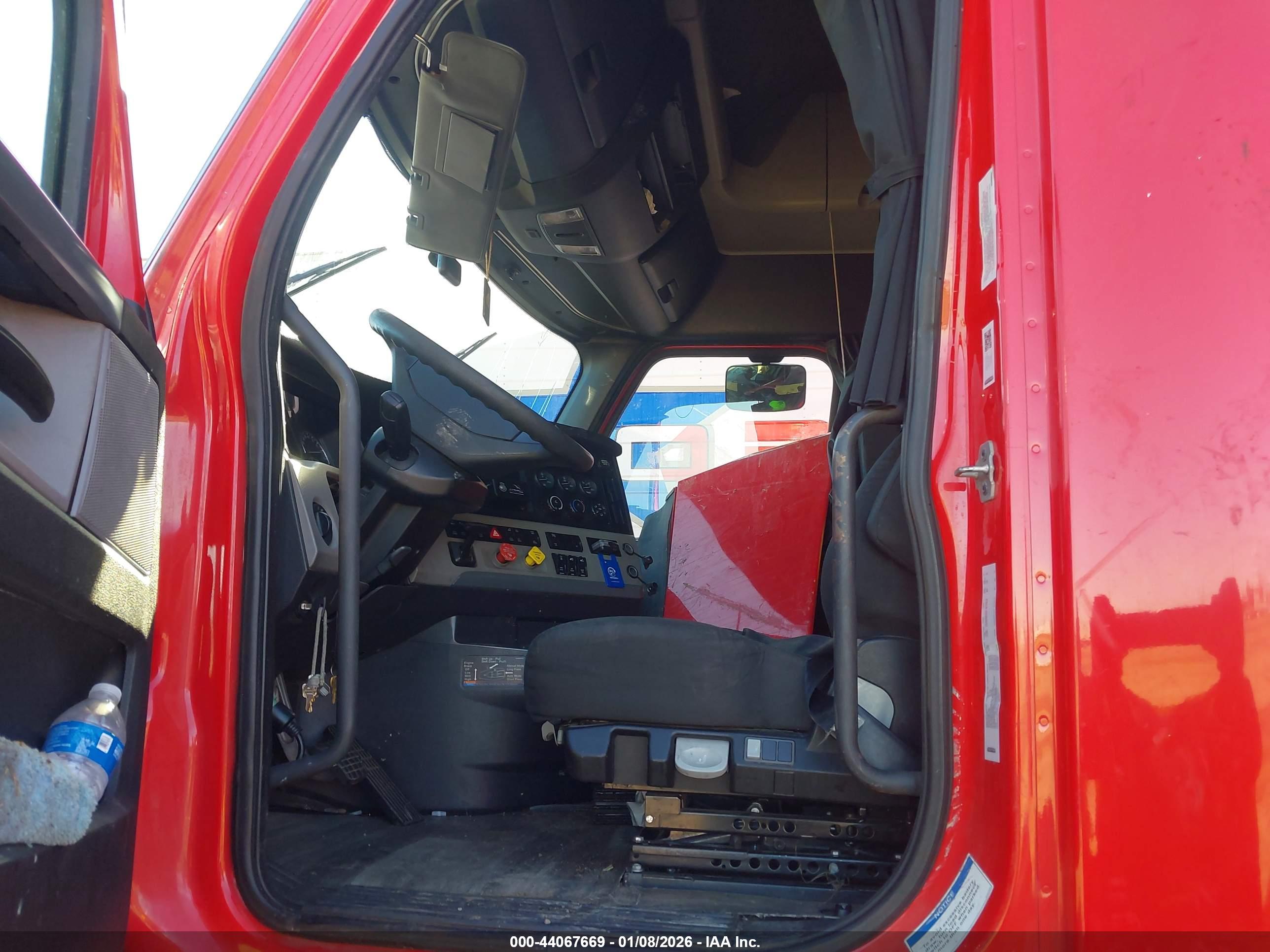 FREIGHTLINER NEW image 7