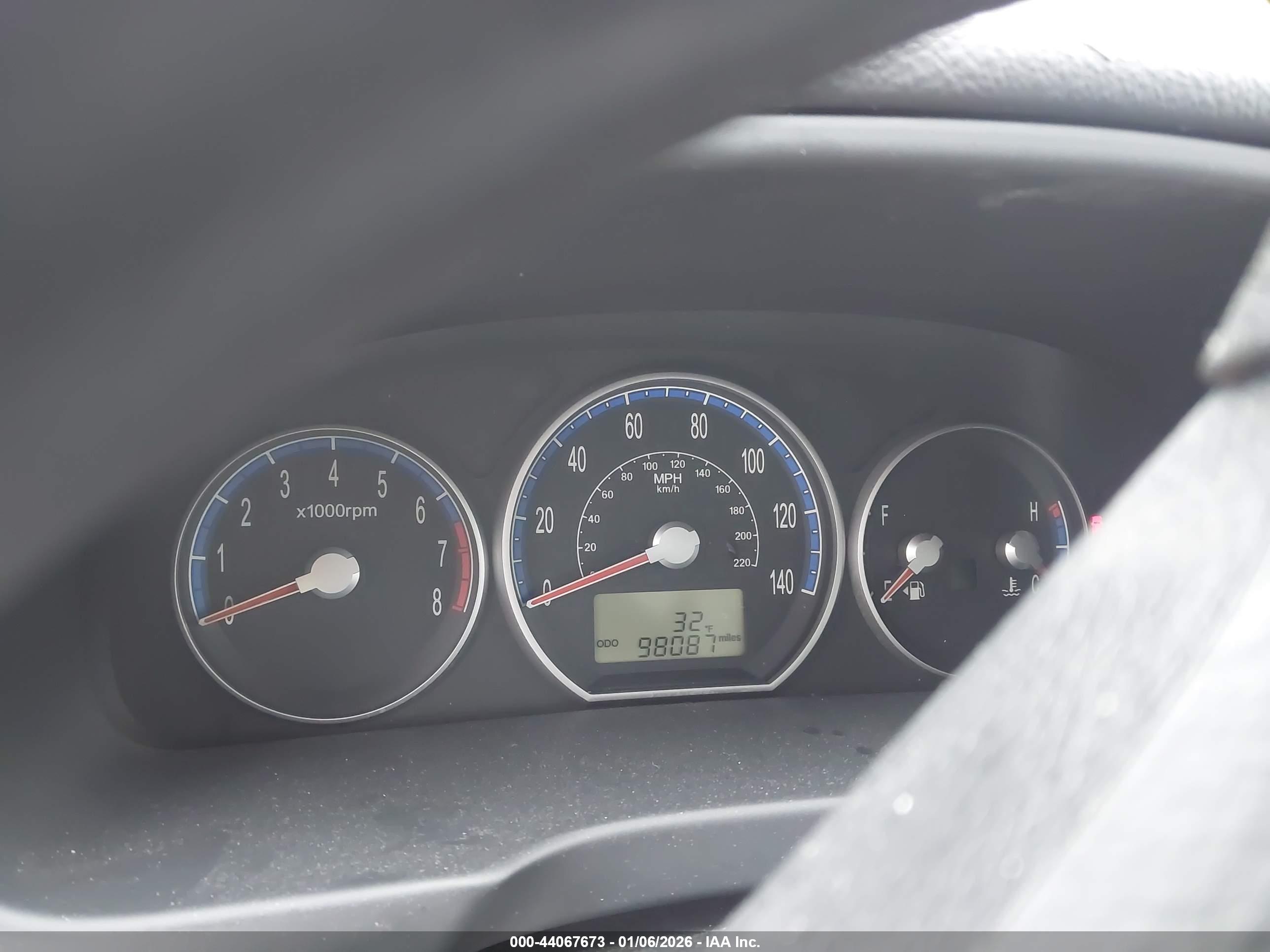 HYUNDAI SANTA image 7