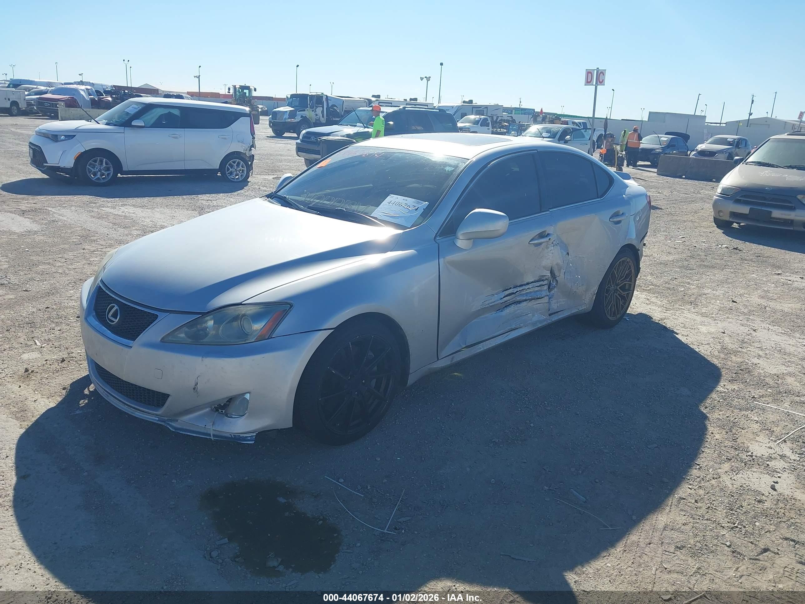 LEXUS IS image 2
