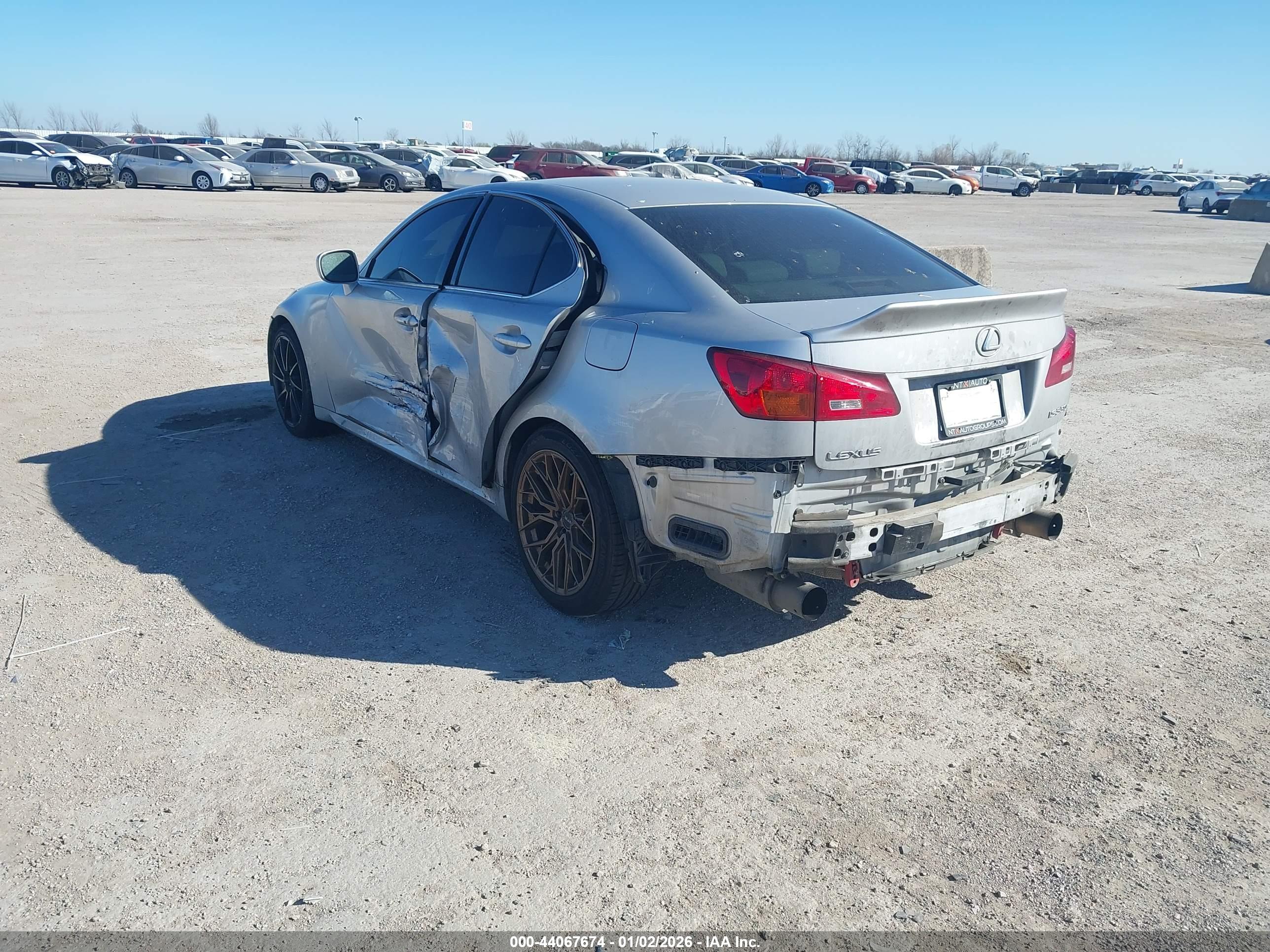 LEXUS IS image 3