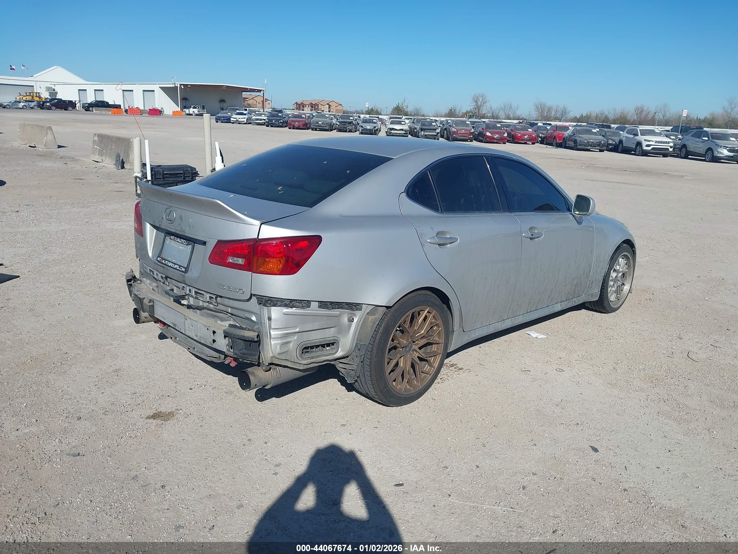 LEXUS IS image 4