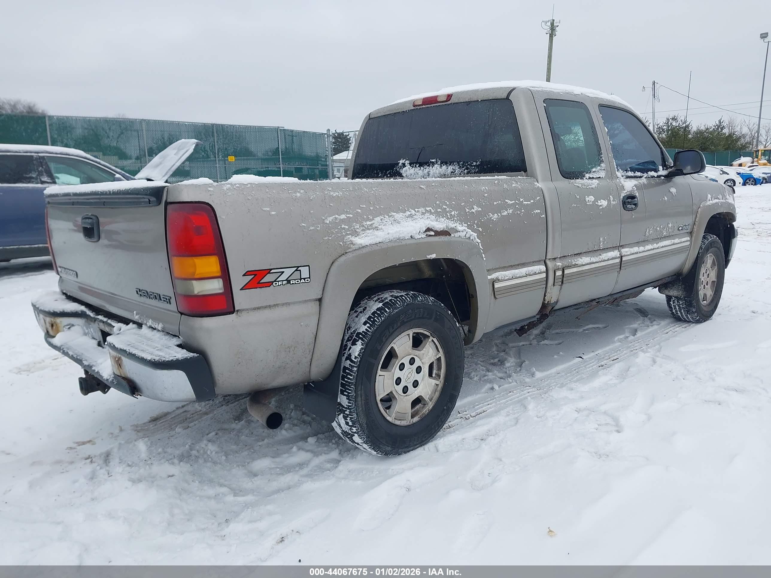 CHEVROLET SILVERADO image 4