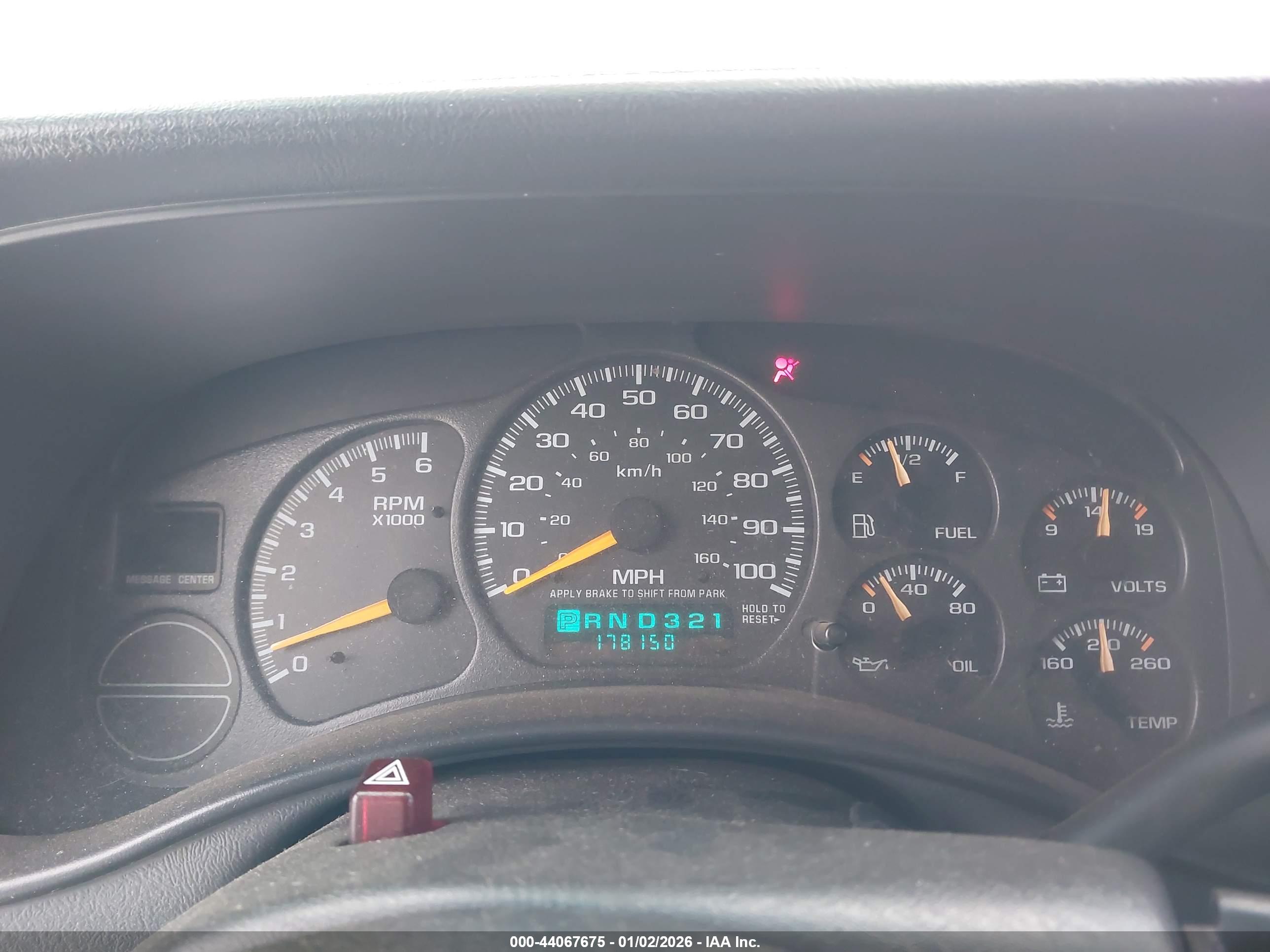 CHEVROLET SILVERADO image 7
